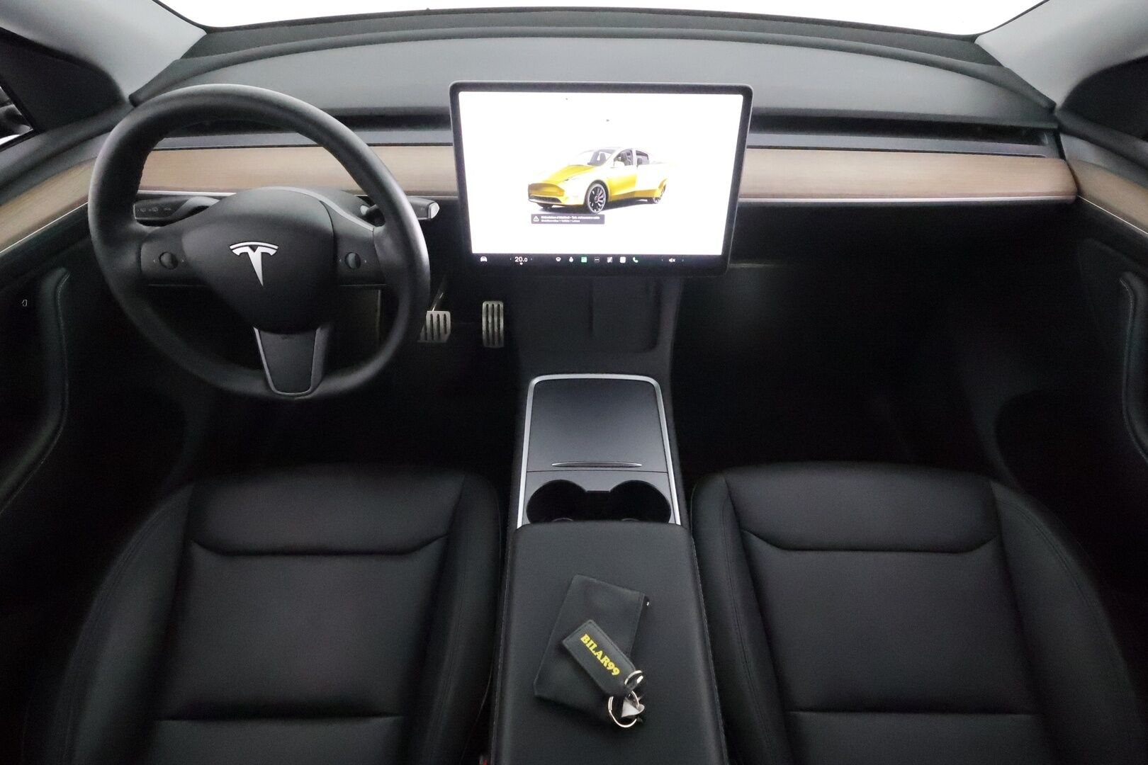 Tesla Model Y 2022 Performance **Koukku / Lasikatto / Lämpöpumppu / ACC / Matrix-LED / P.Kamera / Premium Audio / Muistipenkki / Navi** - 2x Latauskaapelit / Kahdet Renkaat