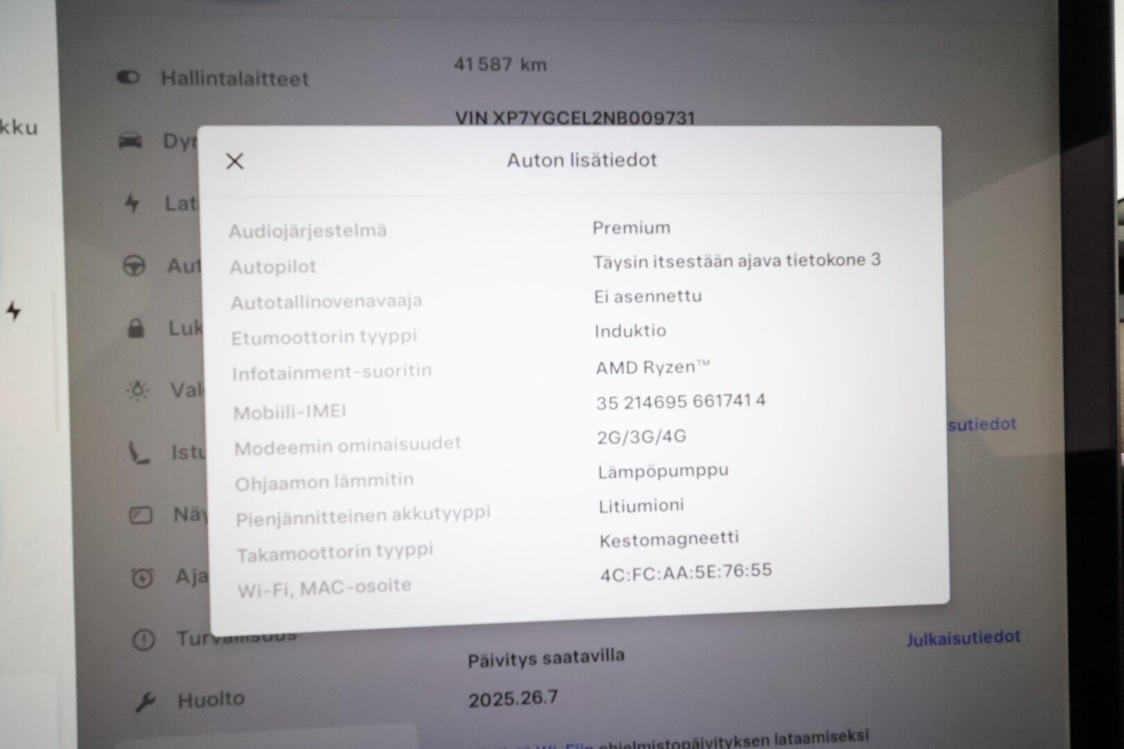 Tesla Model Y 2022 Performance **Koukku / Lasikatto / Lämpöpumppu / ACC / Matrix-LED / P.Kamera / Premium Audio / Muistipenkki / Navi** - 2x Latauskaapelit / Kahdet Renkaat