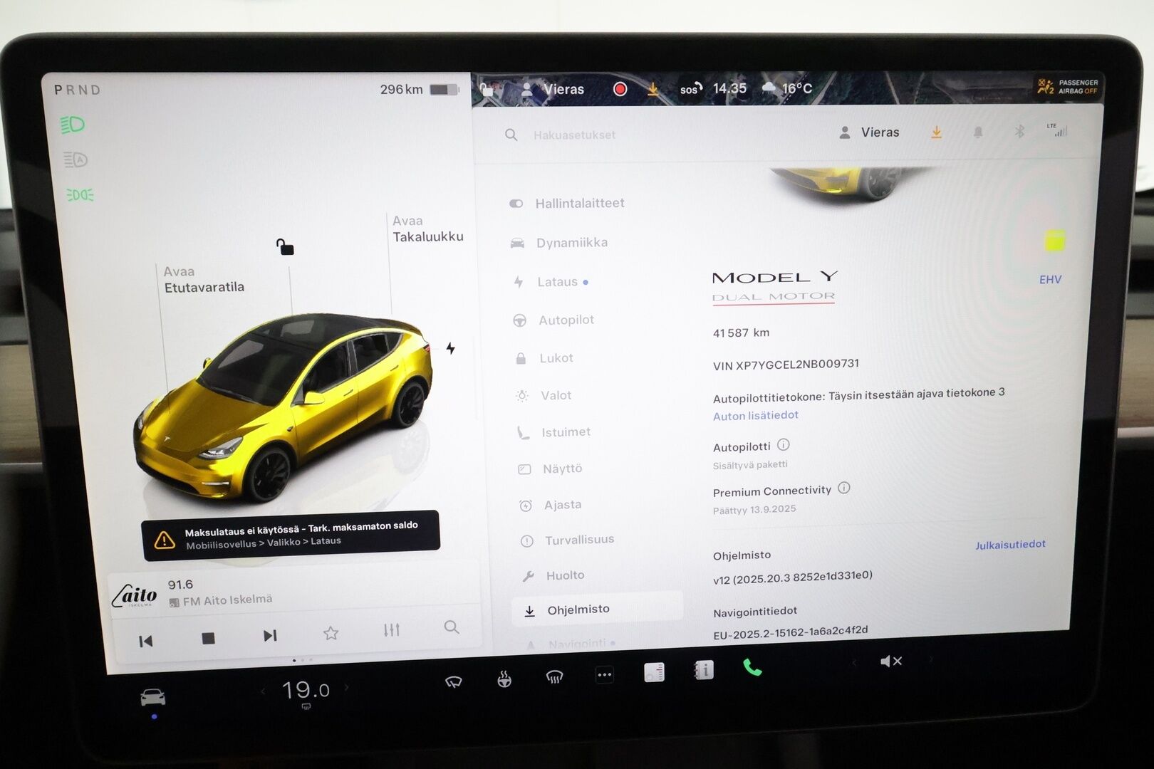 Tesla Model Y 2022 Performance **Koukku / Lasikatto / Lämpöpumppu / ACC / Matrix-LED / P.Kamera / Premium Audio / Muistipenkki / Navi** - 2x Latauskaapelit / Kahdet Renkaat