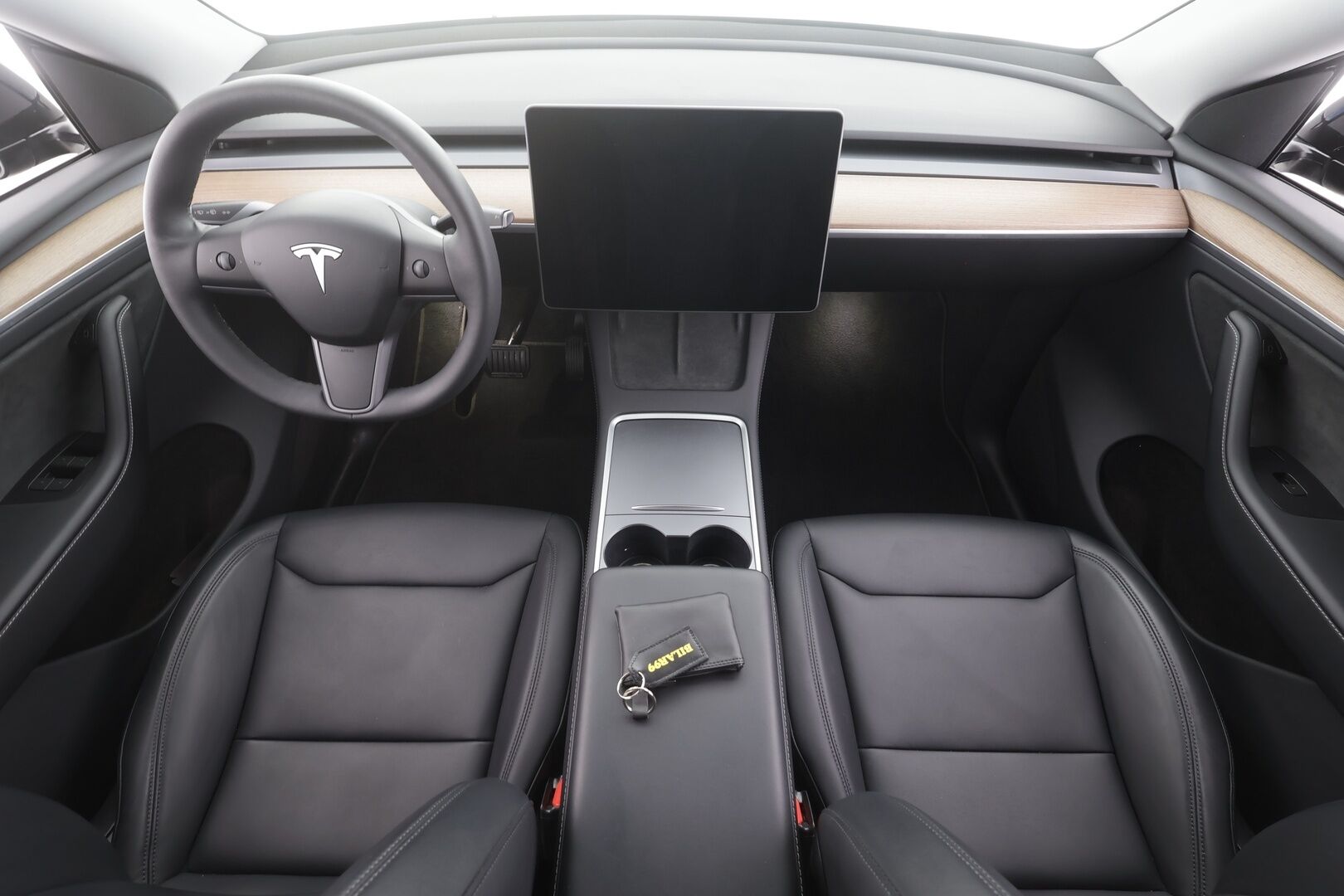 Tesla Model Y 2023 Long Range - | ACC | ILP | Koukku | Ryzen | Matrix | Premium Audio | Lasikatto | Muistipenkki | Nahat | P.kamera | 1-om suomiauto | 2x renkaat aluin |