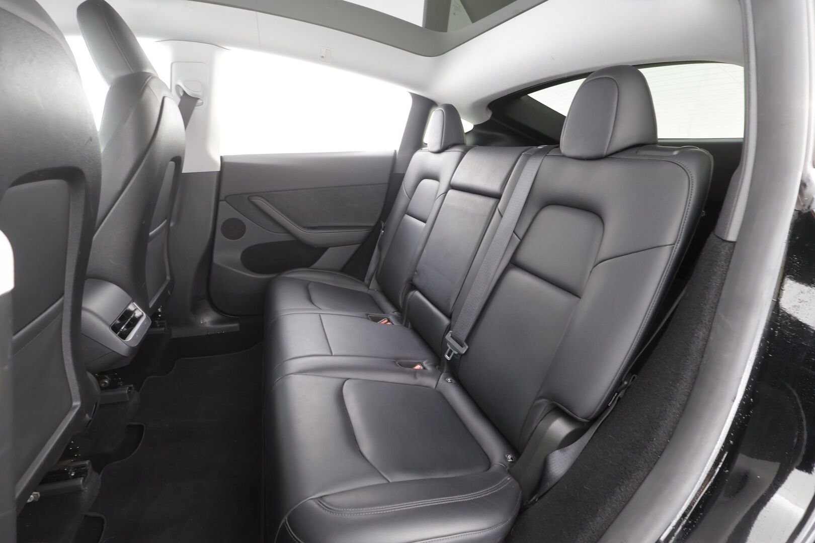Tesla Model Y 2023 Long Range - | ACC | ILP | Koukku | Ryzen | Matrix | Premium Audio | Lasikatto | Muistipenkki | Nahat | P.kamera | 1-om suomiauto | 2x renkaat aluin |
