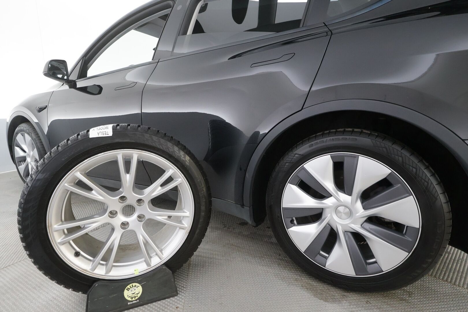 Tesla Model Y 2023 Long Range - | ACC | ILP | Koukku | Ryzen | Matrix | Premium Audio | Lasikatto | Muistipenkki | Nahat | P.kamera | 1-om suomiauto | 2x renkaat aluin |