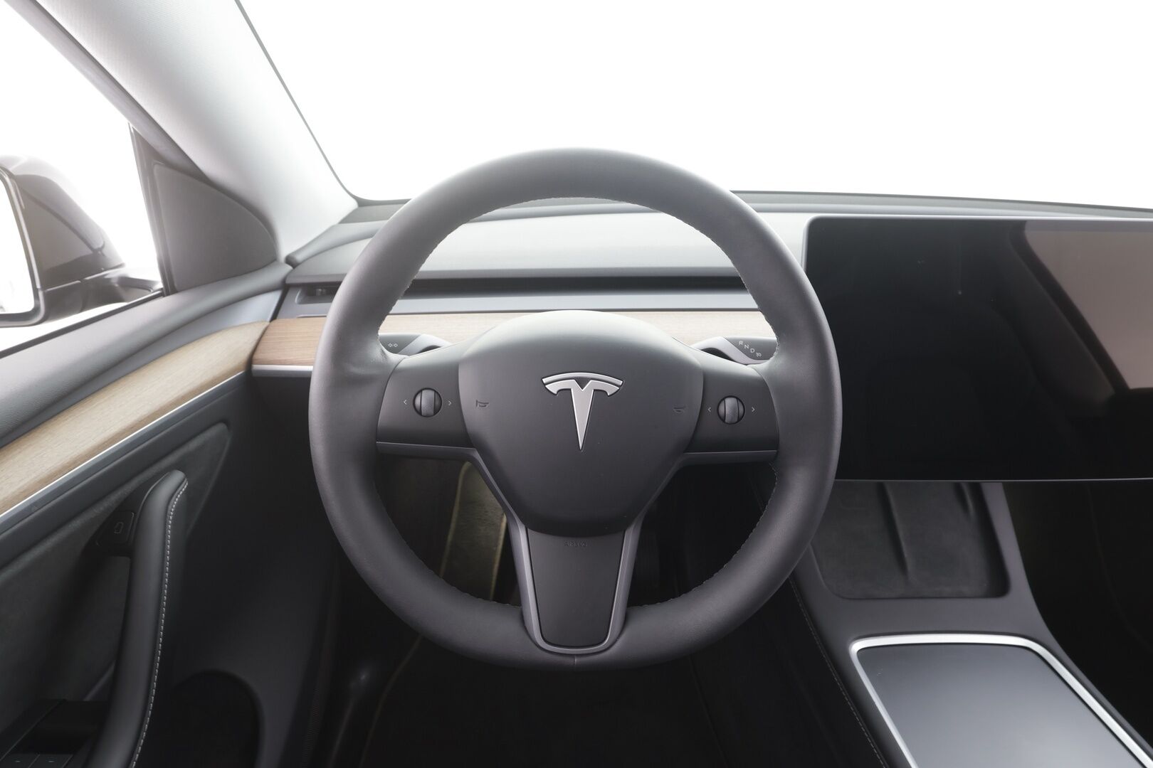 Tesla Model Y 2023 Long Range - | ACC | ILP | Koukku | Ryzen | Matrix | Premium Audio | Lasikatto | Muistipenkki | Nahat | P.kamera | 1-om suomiauto | 2x renkaat aluin |