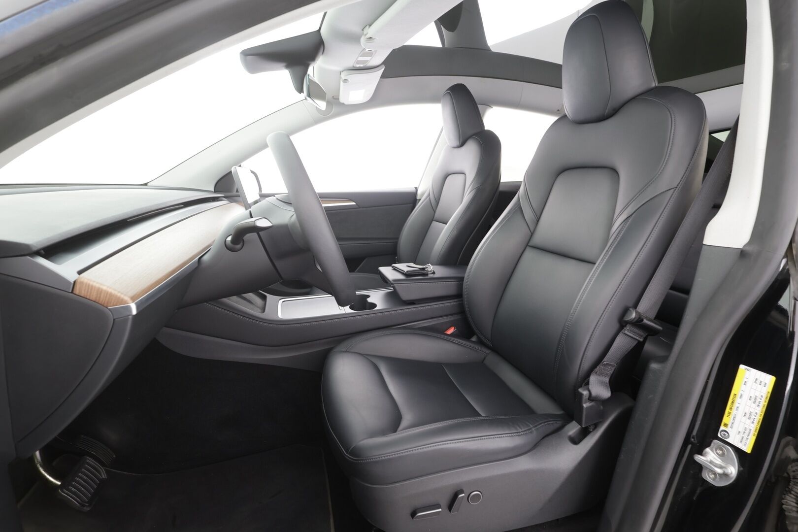 Tesla Model Y 2023 Long Range - | ACC | ILP | Koukku | Ryzen | Matrix | Premium Audio | Lasikatto | Muistipenkki | Nahat | P.kamera | 1-om suomiauto | 2x renkaat aluin |