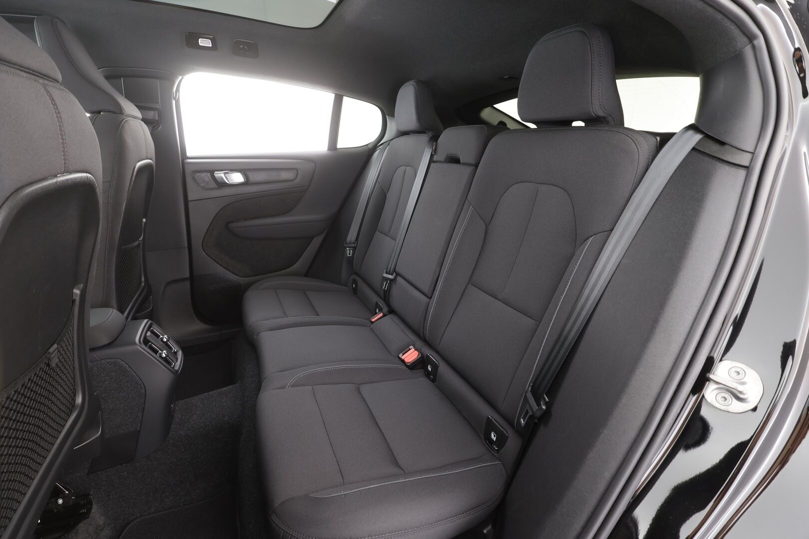 Volvo C40 2023 Recharge Single Plus aut - | ACC | ILP | Koukku | Pixel-LED | Lasikatto | Muistipenkki | Sporttipenkit | BLIS | Pilot Assist | Keyless | 1-om suomiauto | 2x renkaat aluin | ALV |