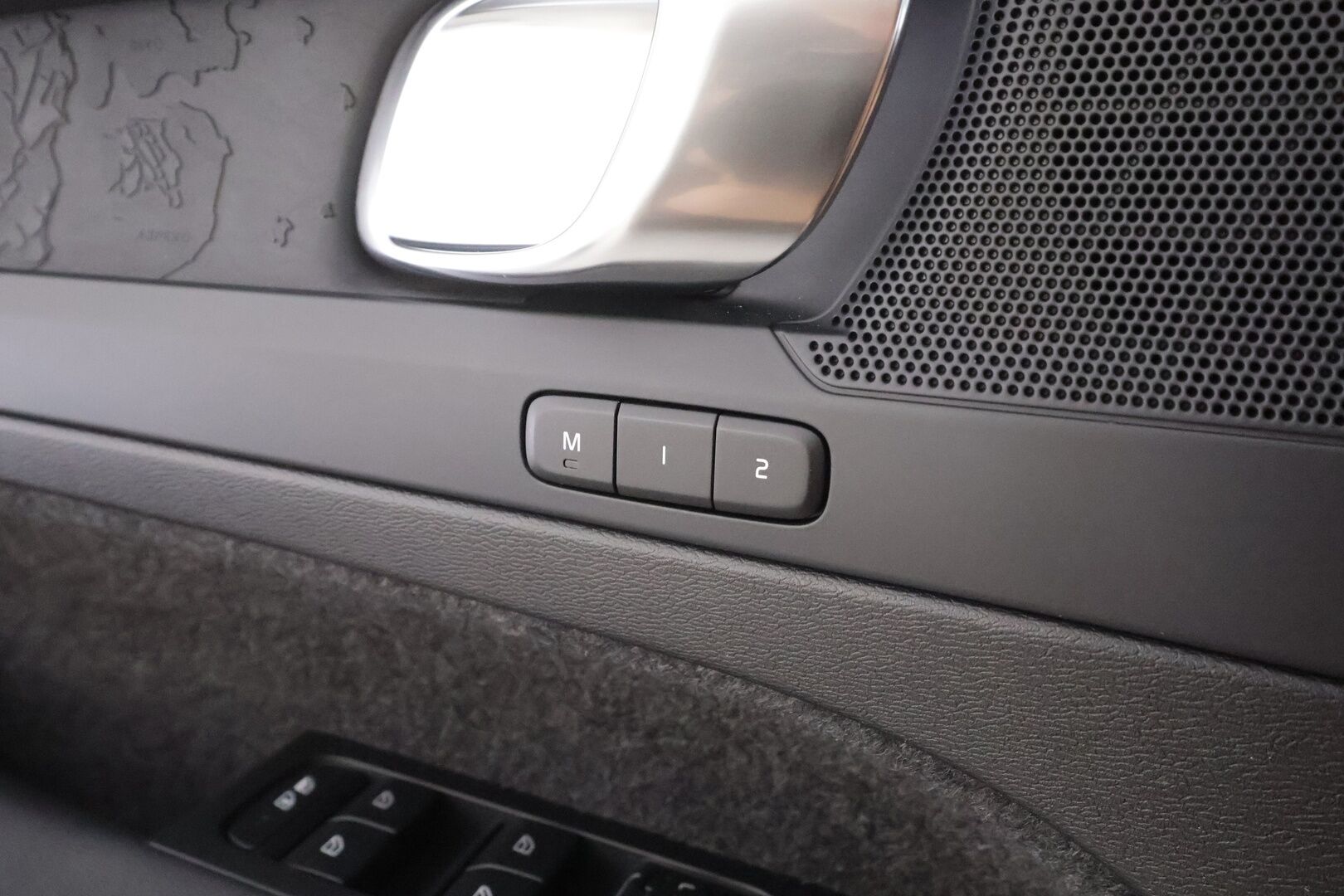 Volvo C40 2023 Recharge Single Plus aut - | ACC | ILP | Koukku | Pixel-LED | Lasikatto | Muistipenkki | Sporttipenkit | BLIS | Pilot Assist | Keyless | 1-om suomiauto | 2x renkaat aluin | ALV |