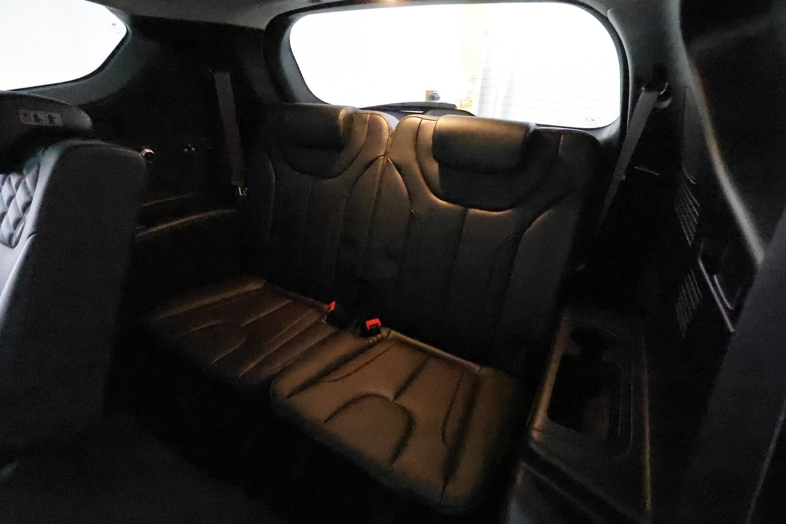 Hyundai Santa Fe 2023 1.6 T-GDI 265 hv Plug in 4WD 6AT Premium 7P *ACC / HUD / 360° / Muistipenkki / Ilmastoidut nahat / Navi / LED / KeylessGo* - KRELL / 1.Om Suomi-auto / Kahdet renkaat aluvanteilla / Merkkihuollettu