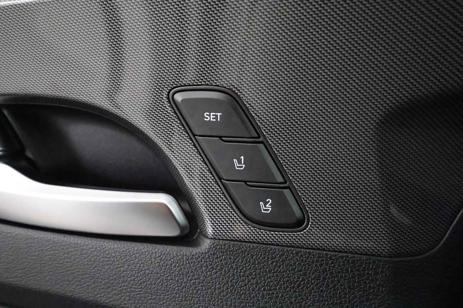 Hyundai Santa Fe 2023 1.6 T-GDI 265 hv Plug in 4WD 6AT Premium 7P *ACC / HUD / 360° / Muistipenkki / Ilmastoidut nahat / Navi / LED / KeylessGo* - KRELL / 1.Om Suomi-auto / Kahdet renkaat aluvanteilla / Merkkihuollettu