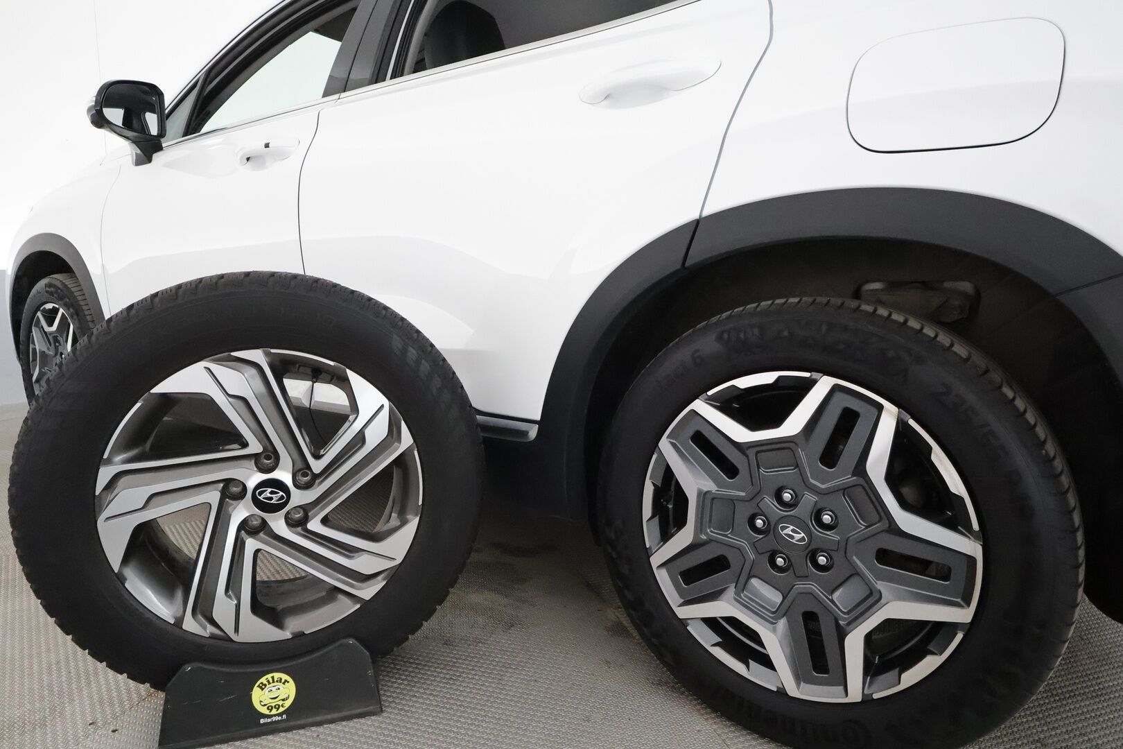 Hyundai Santa Fe 2023 1.6 T-GDI 265 hv Plug in 4WD 6AT Premium 7P *ACC / HUD / 360° / Muistipenkki / Ilmastoidut nahat / Navi / LED / KeylessGo* - KATSO KAMPANJAHINTA! / SoH 98,7% / 1.Om Suomi-auto / Kahdet renkaat aluvanteilla / Merkkihuollettu / Viimeisin huolto 44tkm - Osta nyt, maksa vasta ensi vuonna