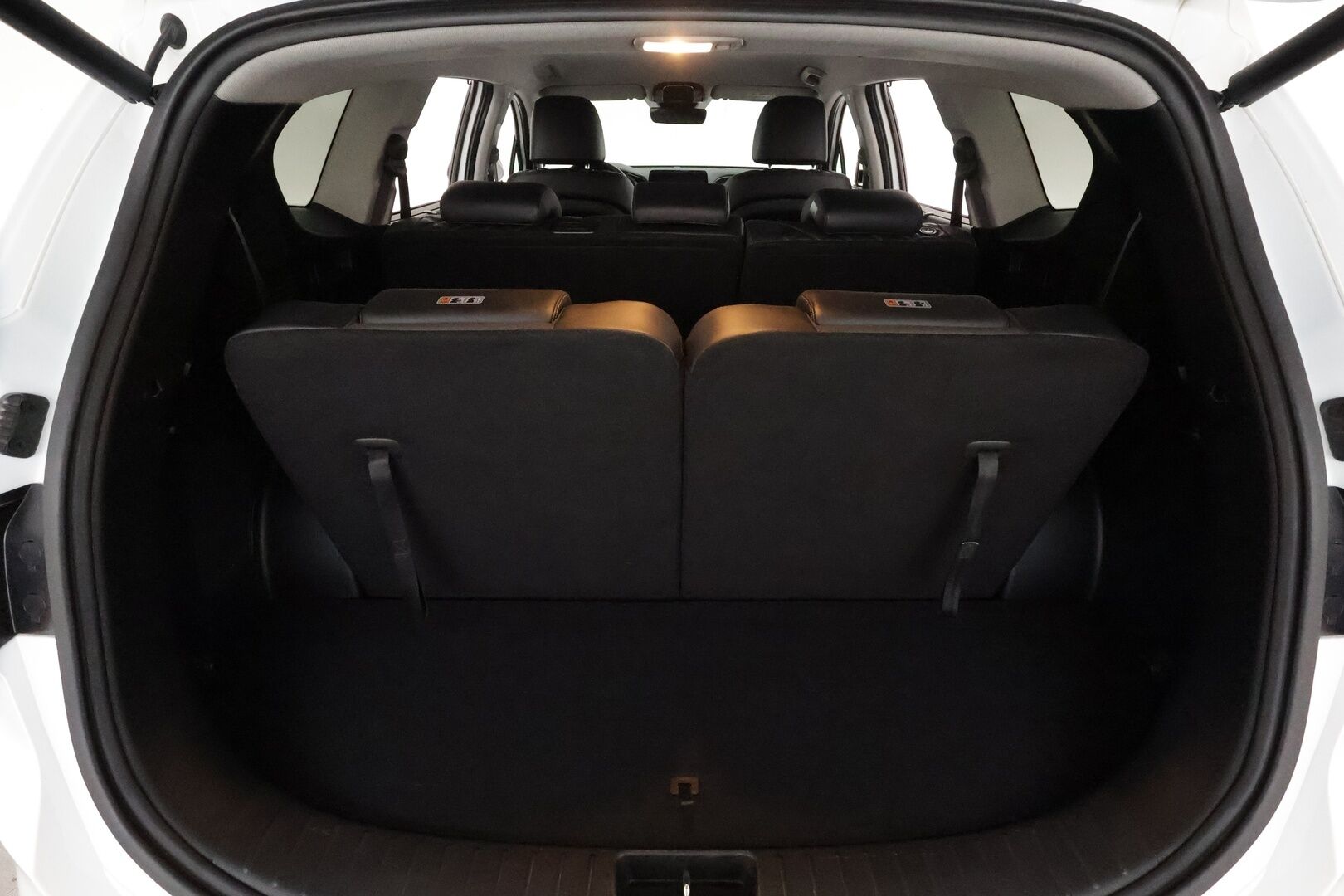 Hyundai Santa Fe 2023 1.6 T-GDI 265 hv Plug in 4WD 6AT Premium 7P *ACC / HUD / 360° / Muistipenkki / Ilmastoidut nahat / Navi / LED / KeylessGo* - KATSO KAMPANJAHINTA! / SoH 98,7% / 1.Om Suomi-auto / Kahdet renkaat aluvanteilla / Merkkihuollettu / Viimeisin huolto 44tkm - Osta nyt, maksa vasta ensi vuonna