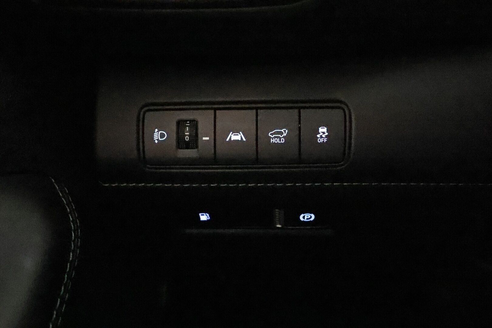 Hyundai Santa Fe 2023 1.6 T-GDI 265 hv Plug in 4WD 6AT Premium 7P *ACC / HUD / 360° / Muistipenkki / Ilmastoidut nahat / Navi / LED / KeylessGo* - KRELL / 1.Om Suomi-auto / Kahdet renkaat aluvanteilla / Merkkihuollettu