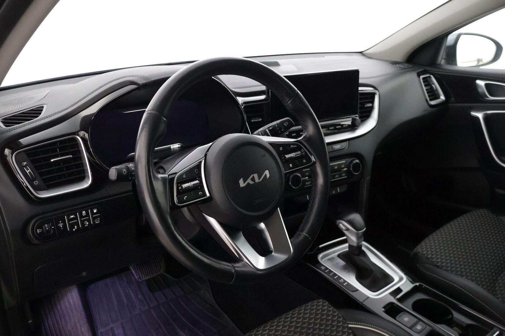 Kia XCeed 2022 1,6 GDI Plug-In Hybrid EX DCT * Adap.vakkari / Digimittaristo / Kamera / Ratinlämmitin / Keyless / Kaistavahti / Merkkihuollot * - * Huippusiisti / Pienet kilometrit / Akku tarkastettu / Täydellinen merkkiliikkeen huoltohistoria / Hyvät varusteet* - HULLUT JOULUT KORKOTARJOUS 2,49% 