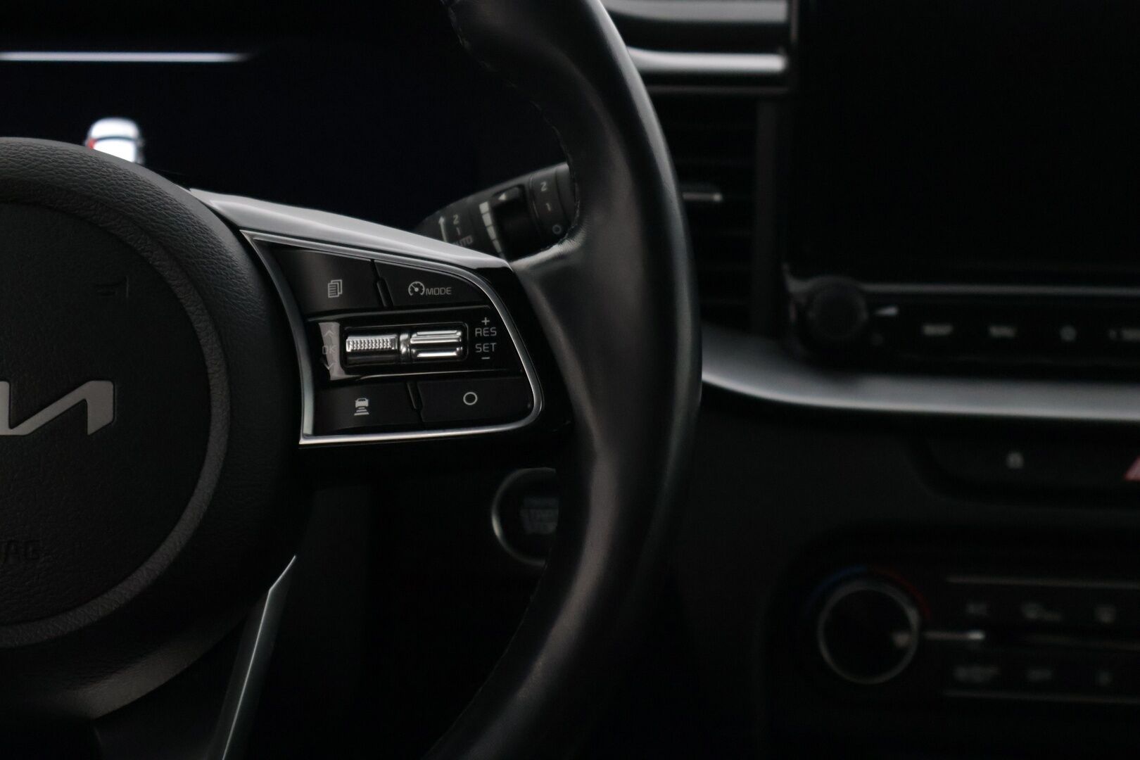 Kia XCeed 2022 1,6 GDI Plug-In Hybrid EX DCT * Adap.vakkari / Digimittaristo / Kamera / Ratinlämmitin / Keyless / Kaistavahti / Merkkihuollot * - * Huippusiisti / Pienet kilometrit / Akku tarkastettu / Täydellinen merkkiliikkeen huoltohistoria / Hyvät varusteet* - HULLUT JOULUT KORKOTARJOUS 2,49% 