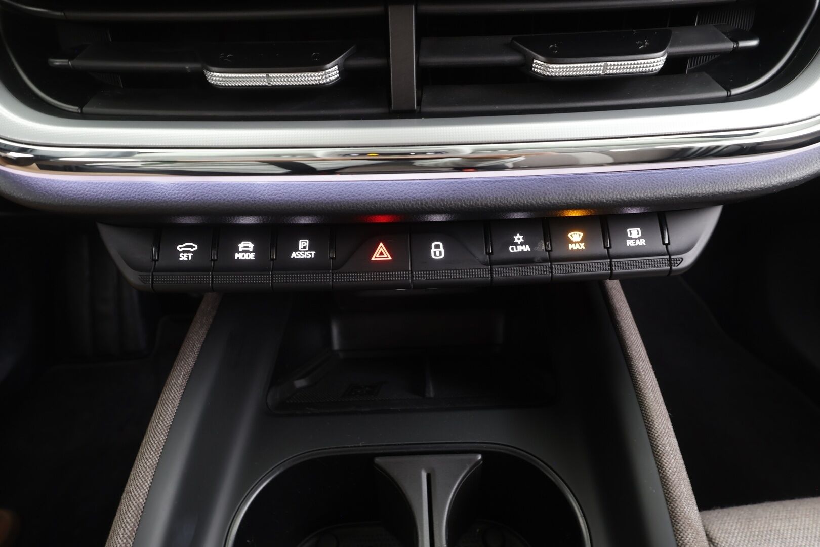 Skoda Enyaq 2023 60 Style iV - | ACC | ILP | Koukku | HUD | Matrix | Canton | Crystal face | Muistipenkki | P.kamera | Side Assist | Keyless | 2x renkaat aluin | 1-om Suomiauto | 
