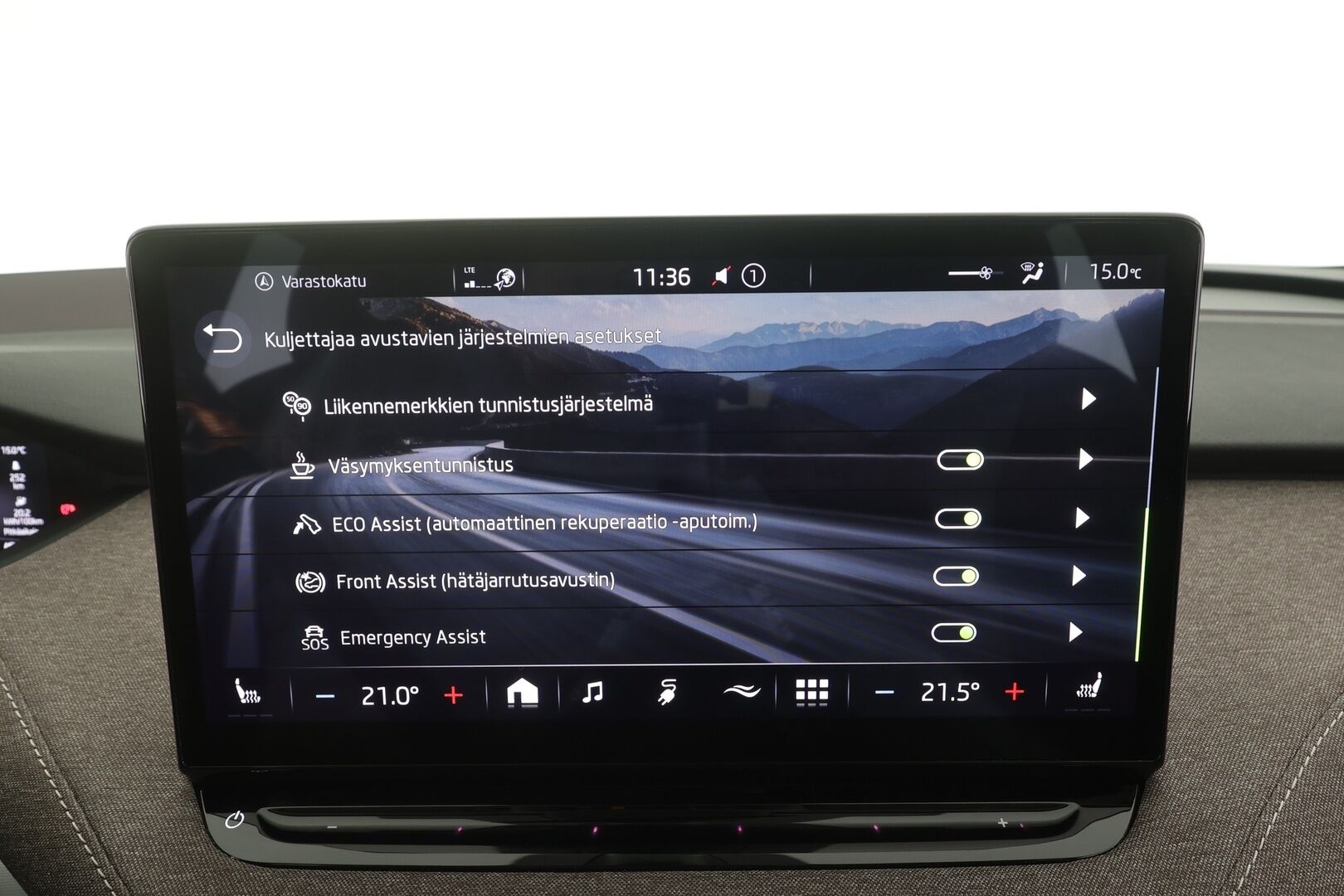 Skoda Enyaq 2023 60 Style iV - | ACC | ILP | Koukku | HUD | Matrix | Canton | Crystal face | Muistipenkki | P.kamera | Side Assist | Keyless | 2x renkaat aluin | 1-om Suomiauto | 