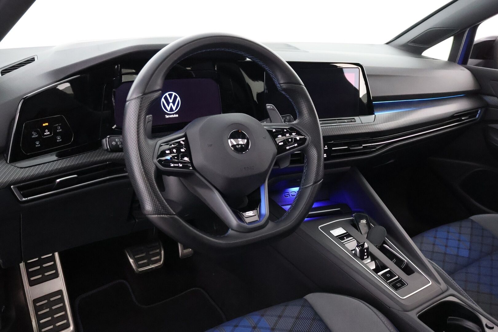 Volkswagen Golf 2021 R 2.0 TSI 235 kW 4MOTION DSG - 2,99 % KORKOTARJOUS TÄHÄN AUTOON - Adapt.Vakkari / R-Performance Paketti / Kattoluukku / Ratinlämmitys / KeylessGo / Kangas-Alcantara / Näyttävä yksilö!