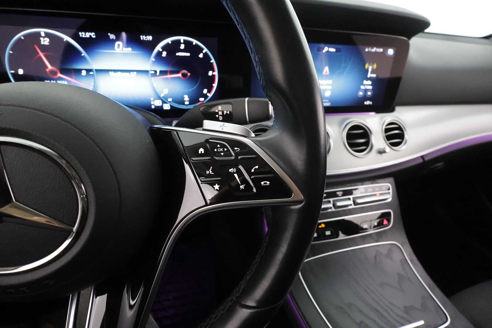 Mercedes-Benz E 2021 200 d T A Business * Webasto / Koukku / LED / P.Kamera / Navi / Sportpenkit * - Facelift