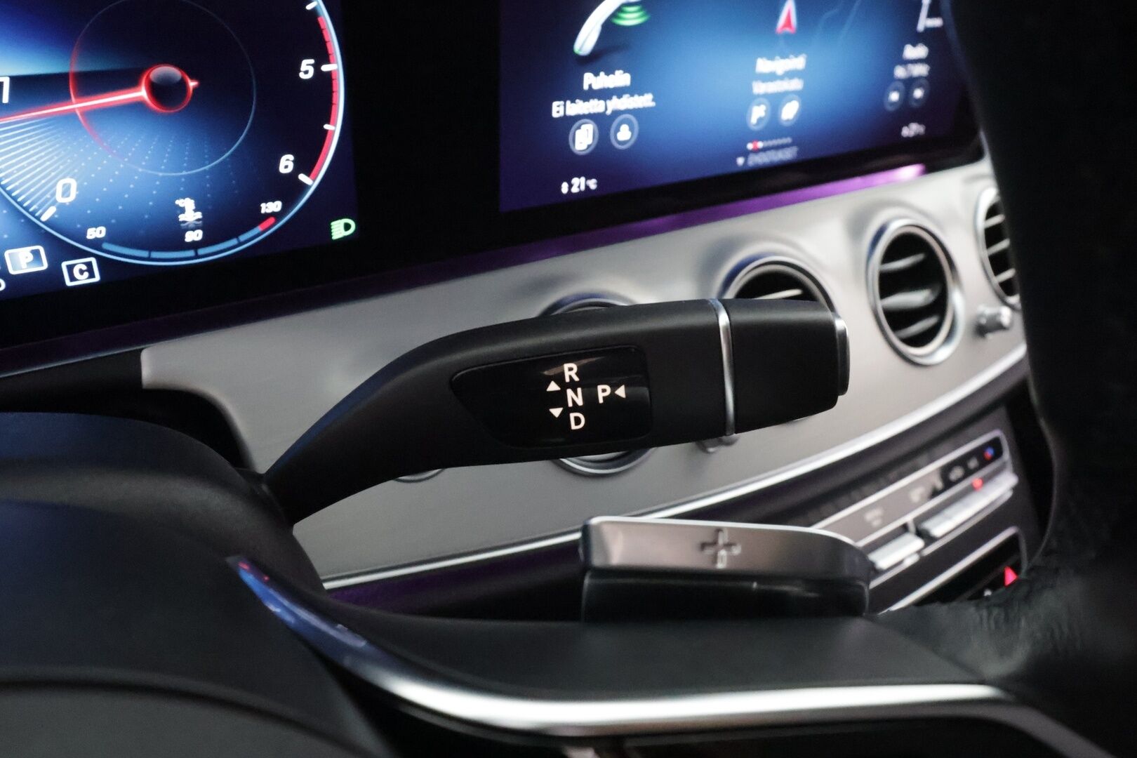 Mercedes-Benz E 2021 200 d T A Business * Webasto / Koukku / LED / P.Kamera / Navi / Sportpenkit * - Facelift