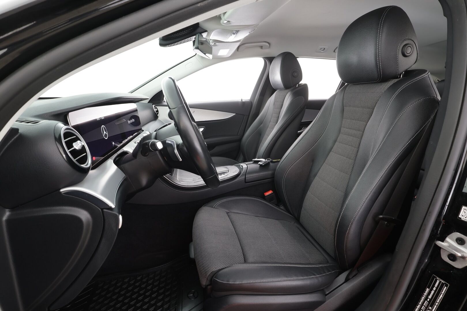 Mercedes-Benz E 2021 200 d T A Business * Webasto / Koukku / LED / P.Kamera / Navi / Sportpenkit * - Facelift / Kahdet hyvät renkaat / Hyvät huollot