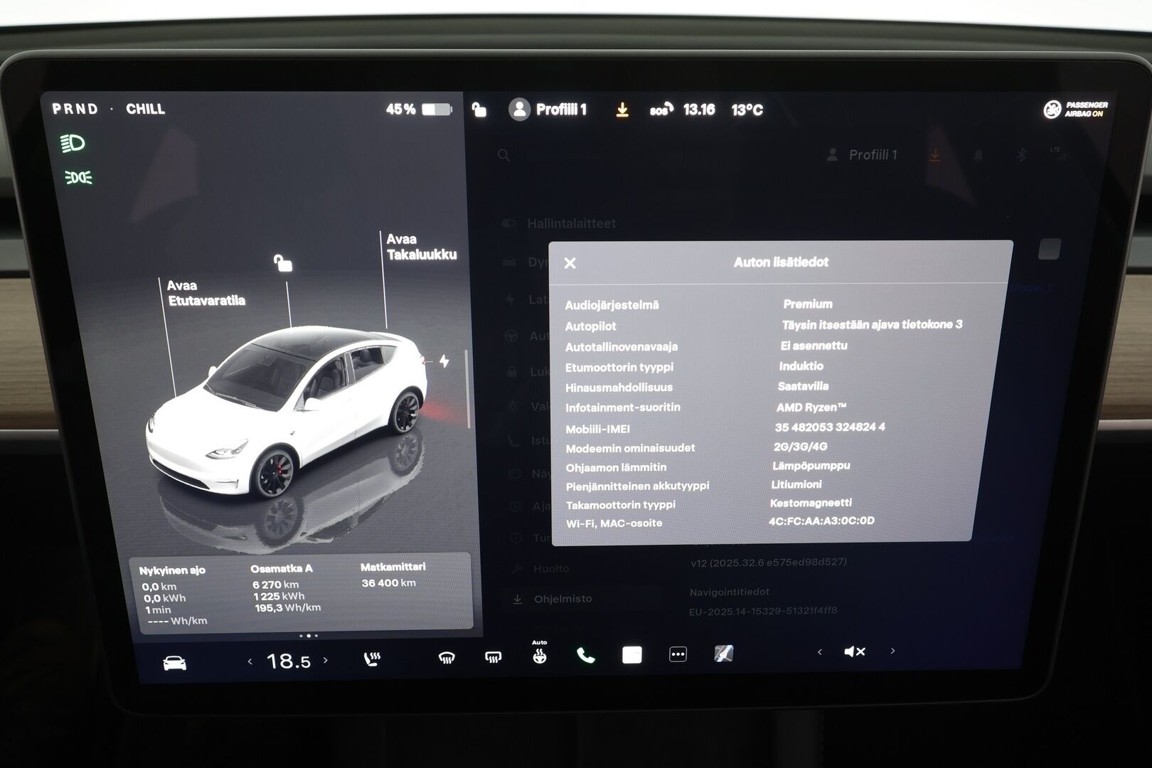 Tesla Model Y 2024 Performance * Koukku / Lasikatto / ILP / ACC / Matrix-LED / Muistipenkki / P.kamera / Premium Audio * - Lippasarja / Suomi-auto / Kahdet renkaat aluvanteilla 