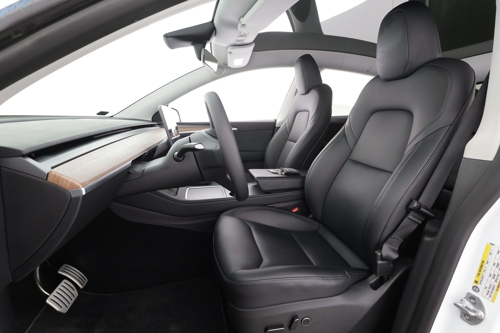 Tesla Model Y 2024 Long Range Dual Motor * Koukku / Lasikatto / ILP / ACC / Matrix-LED / Muistipenkki / P.kamera / Premium Audio * - Suomi-auto / 2x Latauskaapelit / Kahdet renkaat aluvanteilla 