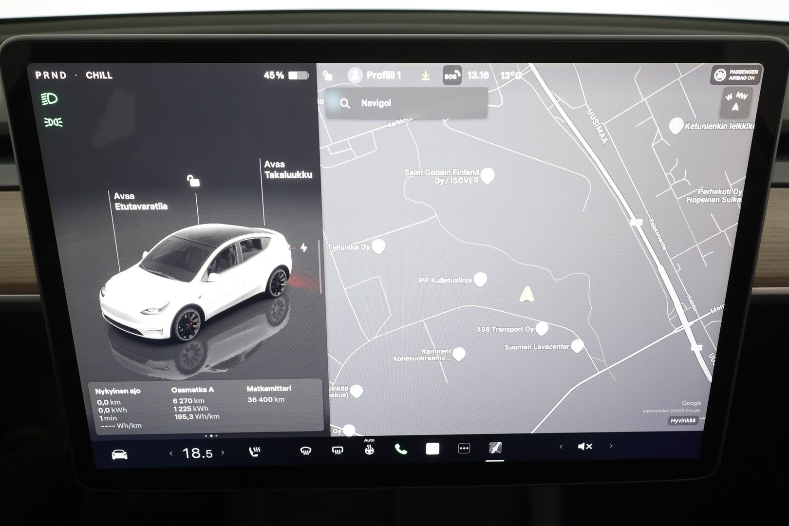 Tesla Model Y 2024 Performance * Koukku / Lasikatto / ILP / ACC / Matrix-LED / Muistipenkki / P.kamera / Premium Audio * - Lippasarja / Suomi-auto / Kahdet renkaat aluvanteilla 