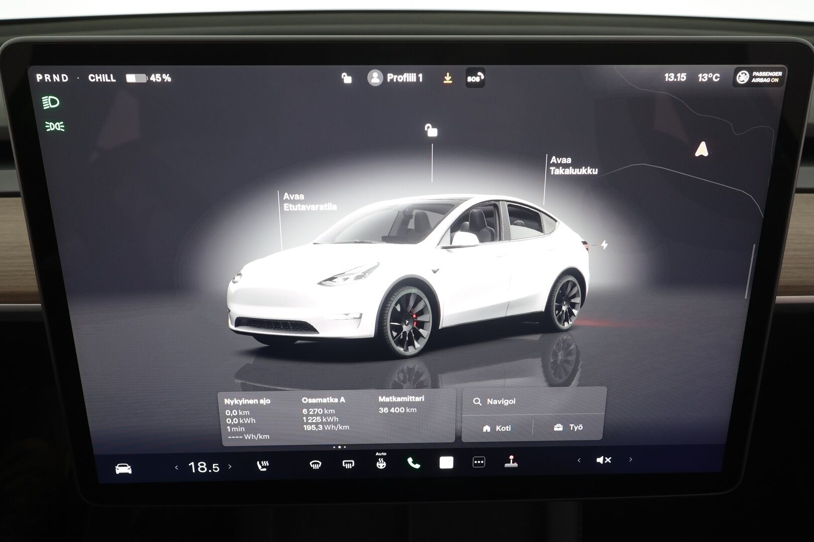 Tesla Model Y 2024 Performance * Koukku / Lasikatto / ILP / ACC / Matrix-LED / Muistipenkki / P.kamera / Premium Audio * - Lippasarja / Suomi-auto / Kahdet renkaat aluvanteilla 