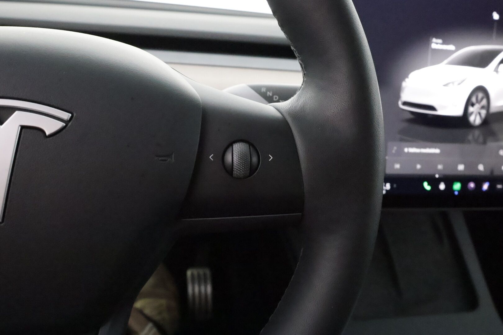 Tesla Model Y 2024 Performance - 3,99 % KORKOTARJOUS TÄHÄN AUTOON - 1OM Suomiauto / Matrix LED / Lämpöpumppu / Premium Audio / Lasikatto / Ratinlämmitys / Akku kuntotarkastettu!