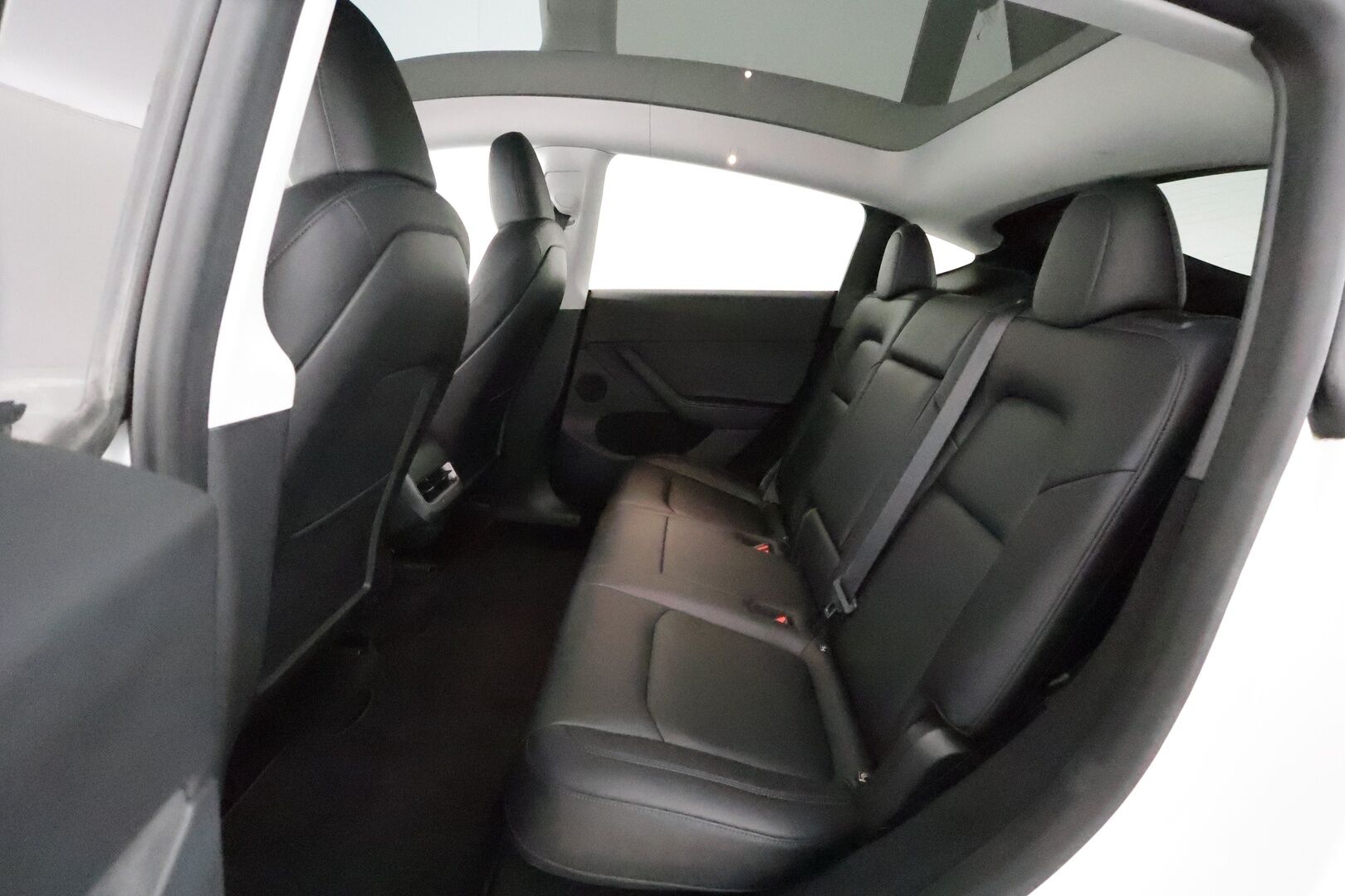 Tesla Model Y 2024 Performance - 3,99 % KORKOTARJOUS TÄHÄN AUTOON - 1OM Suomiauto / Matrix LED / Lämpöpumppu / Premium Audio / Lasikatto / Ratinlämmitys / Akku kuntotarkastettu!