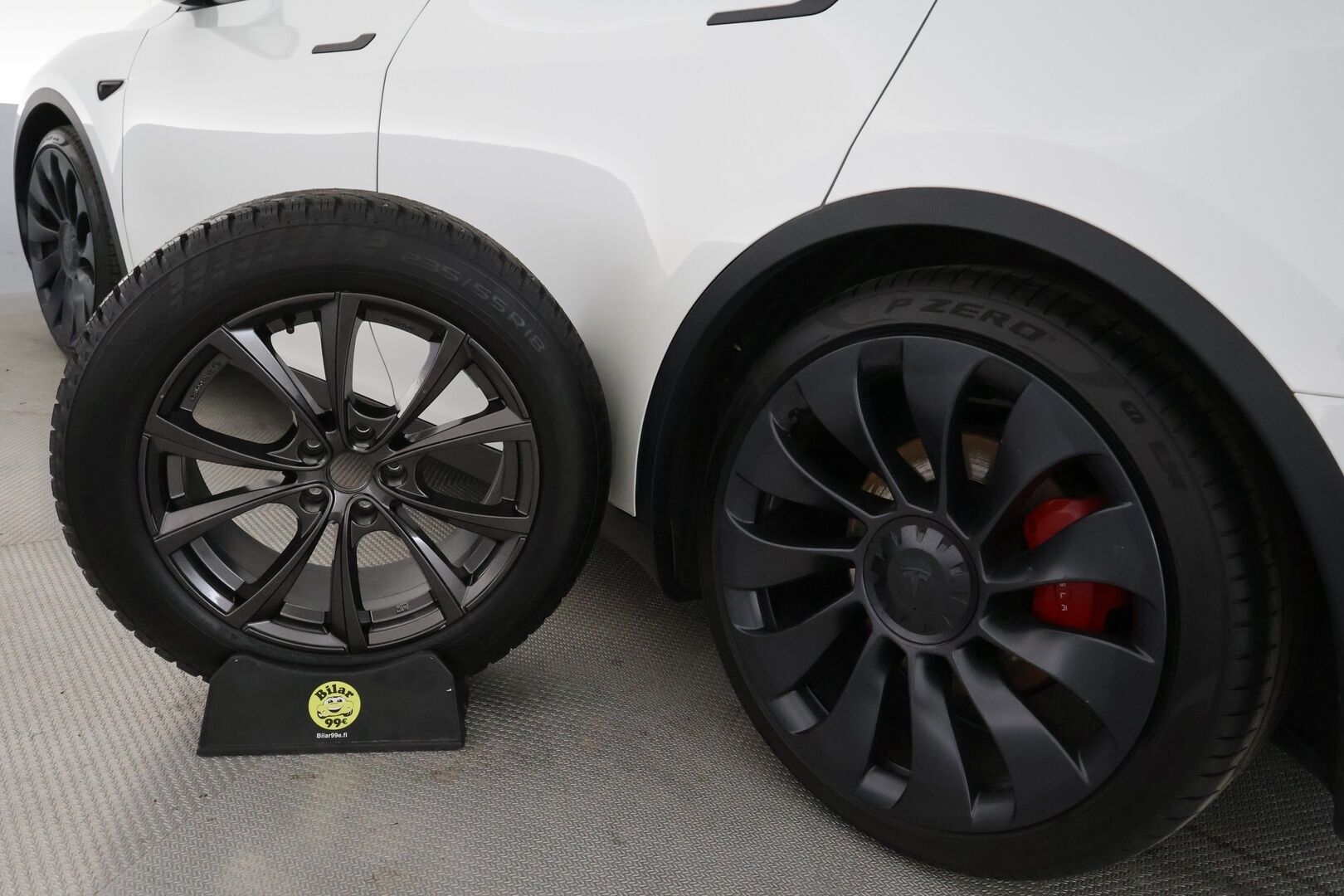 Tesla Model Y 2024 Performance - 3,99 % KORKOTARJOUS TÄHÄN AUTOON - 1OM Suomiauto / Matrix LED / Lämpöpumppu / Premium Audio / Lasikatto / Ratinlämmitys / Akku kuntotarkastettu!