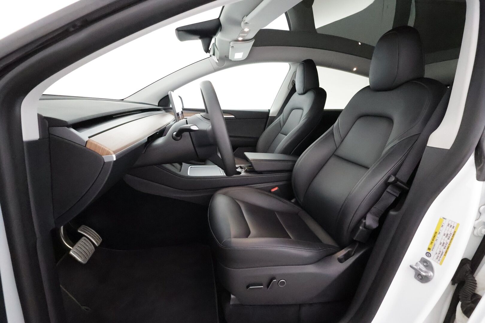 Tesla Model Y 2024 Performance - 3,99 % KORKOTARJOUS TÄHÄN AUTOON - 1OM Suomiauto / Matrix LED / Lämpöpumppu / Premium Audio / Lasikatto / Ratinlämmitys / Akku kuntotarkastettu!