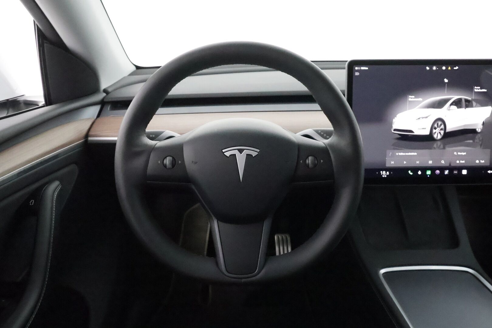 Tesla Model Y 2024 Performance - 3,99 % KORKOTARJOUS TÄHÄN AUTOON - 1OM Suomiauto / Matrix LED / Lämpöpumppu / Premium Audio / Lasikatto / Ratinlämmitys / Akku kuntotarkastettu!