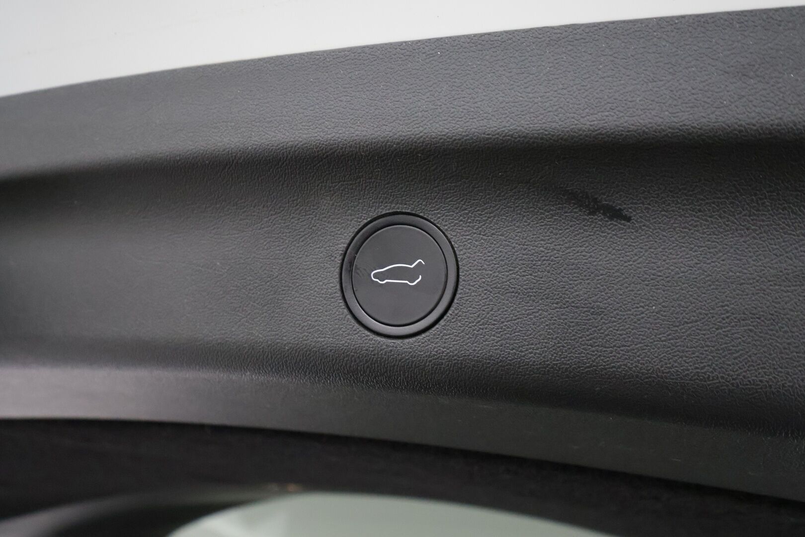 Tesla Model Y 2024 RWD - | ACC | ILP | Koukku | Ryzen | Matrix-LED | Premium Audio | Lasikatto | Sähkönahat | Muistipenkki | P.kamera | 2x renkaat aluin | 1-om suomiauto | 