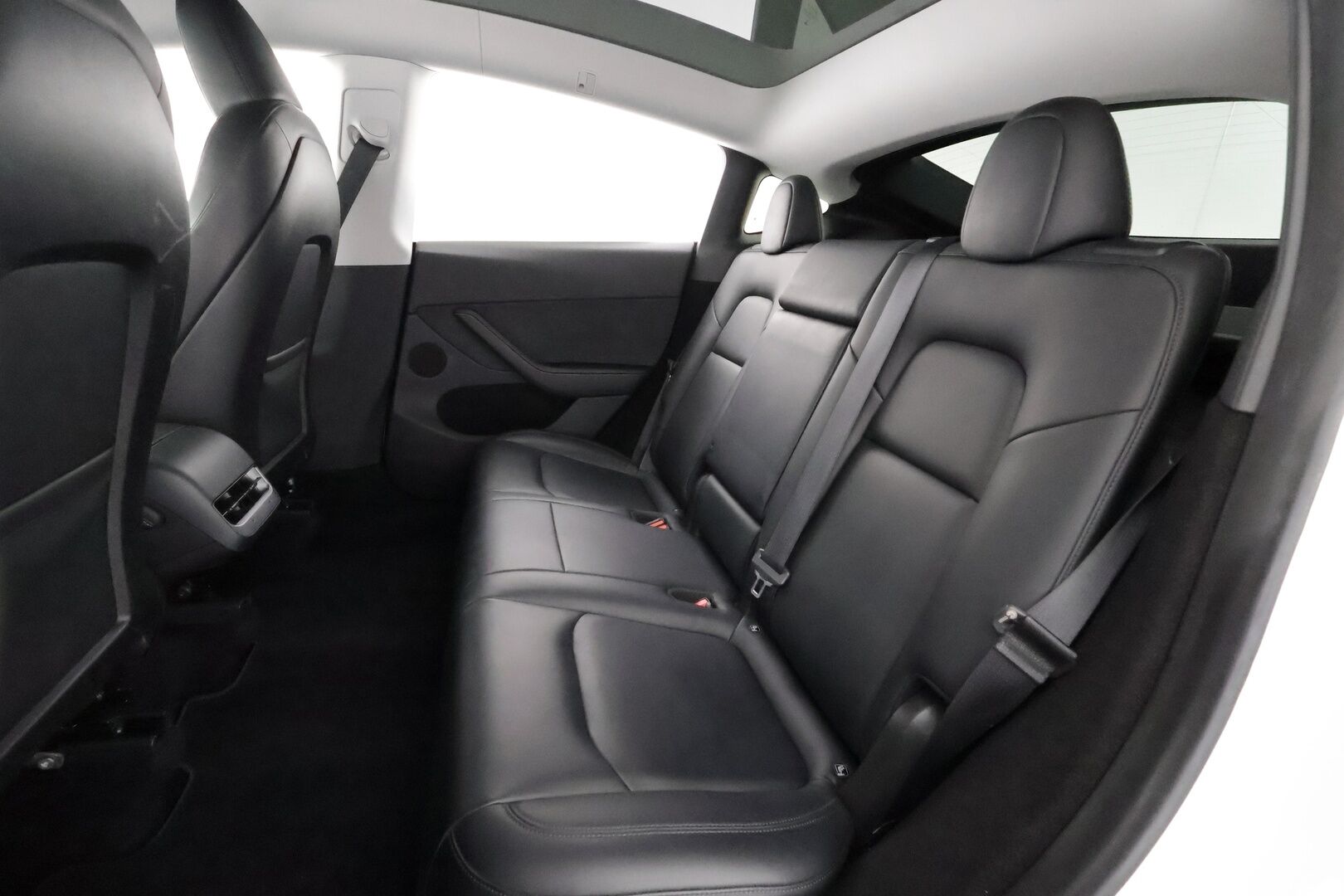 Tesla Model Y 2024 RWD - | ACC | ILP | Koukku | Ryzen | Matrix-LED | Premium Audio | Lasikatto | Sähkönahat | Muistipenkki | P.kamera | 2x renkaat aluin | 1-om suomiauto | 