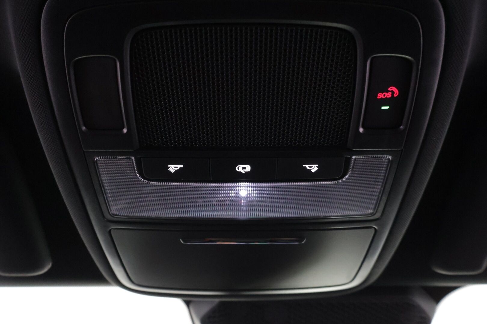 MG MG4 2023 Luxury *Koukku / Adapt. vakkari / 360-Kamera / BLIS / Puolinahat / Navi / KeyLessGo / Digimittaristo / ILP* - *Kahdet renkaat vanteineen / Pienet kilometrit / Edullista ajoa*