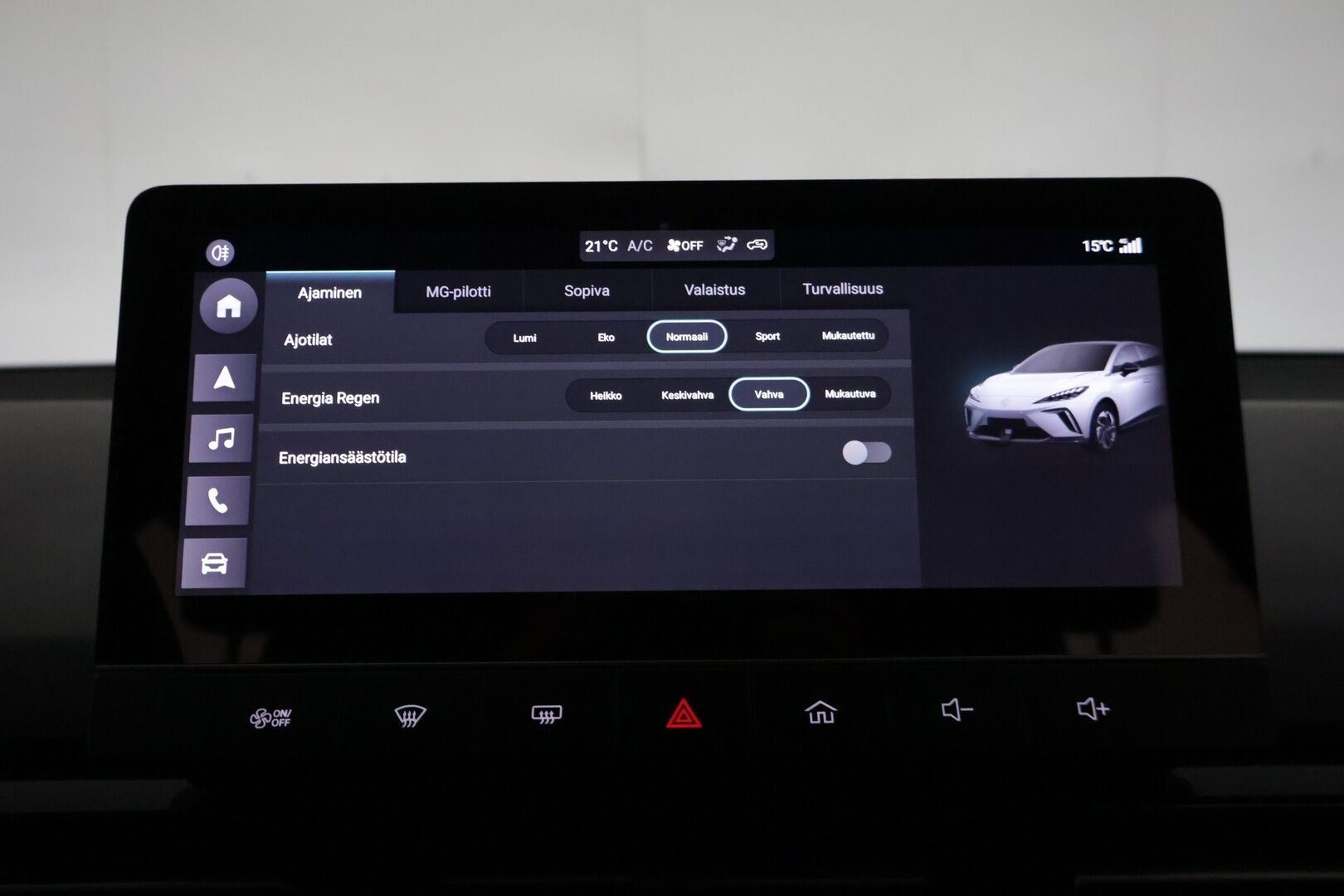 MG MG4 2023 Luxury *Koukku / Adapt. vakkari / 360-Kamera / BLIS / Puolinahat / Navi / KeyLessGo / Digimittaristo / ILP* - *Kahdet renkaat vanteineen / Pienet kilometrit / Edullista ajoa*