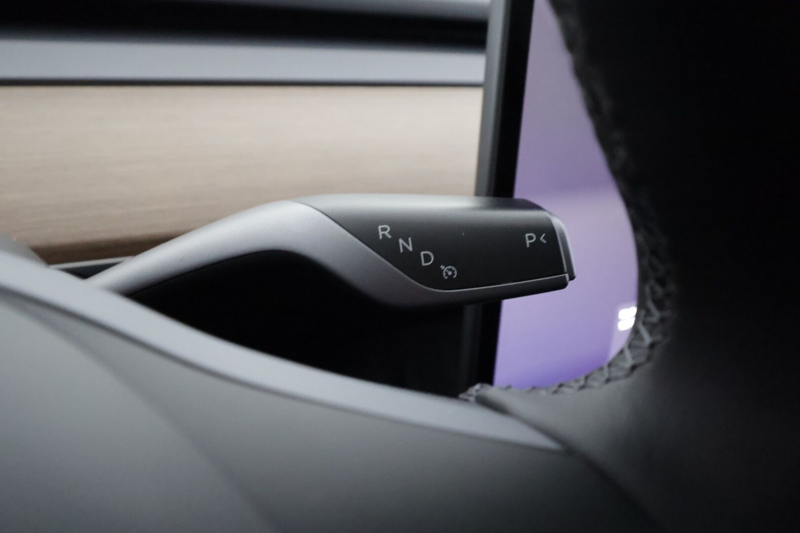 Tesla Model Y 2024 RWD - | ACC | ILP | Koukku | Ryzen | Matrix-LED | Premium audio | Lasikatto | Sähkönahat | Muistipenkki | P.kamera | Autosteer | 2x renkaat aluin | 