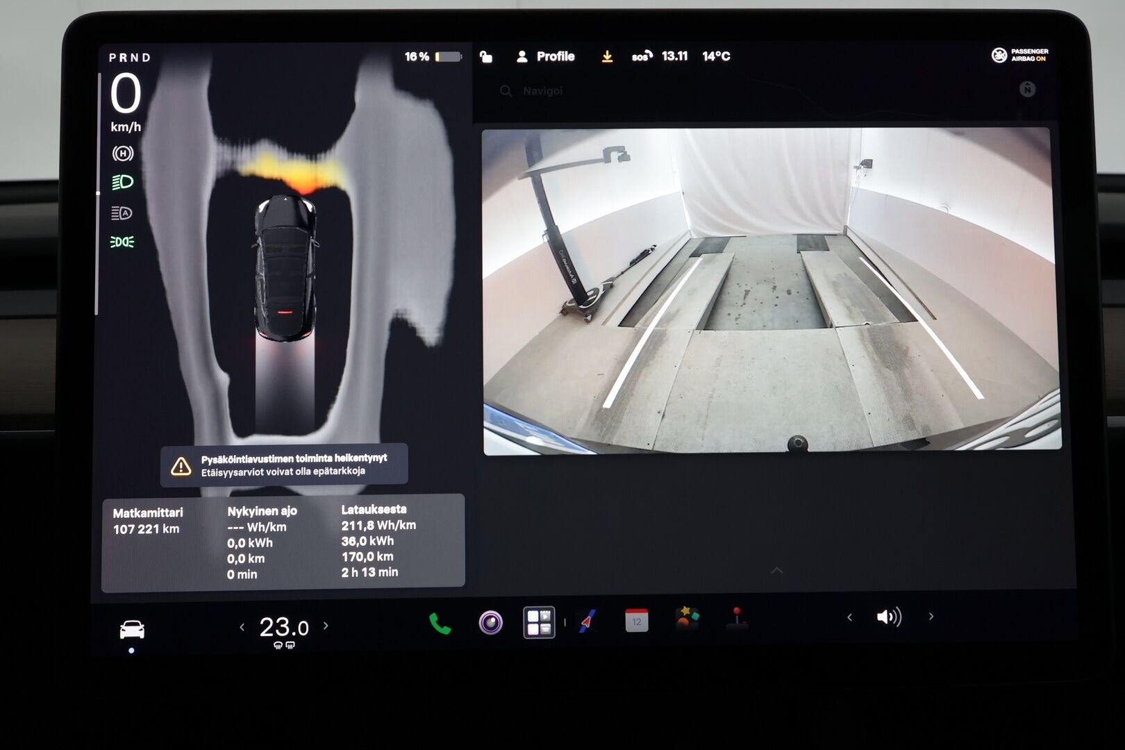 Tesla Model Y 2024 RWD - | ACC | ILP | Koukku | Ryzen | Matrix-LED | Premium audio | Lasikatto | Sähkönahat | Muistipenkki | P.kamera | Autosteer | 2x renkaat aluin | 