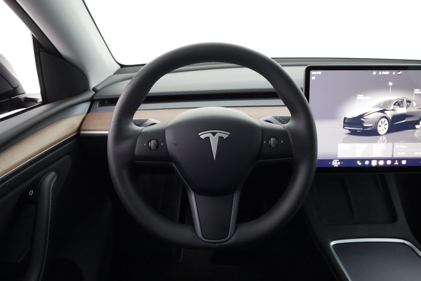 Tesla Model Y 2024 RWD - | ACC | ILP | Koukku | Ryzen | Matrix-LED | Premium audio | Lasikatto | Sähkönahat | Muistipenkki | P.kamera | Autosteer | 2x renkaat aluin | 