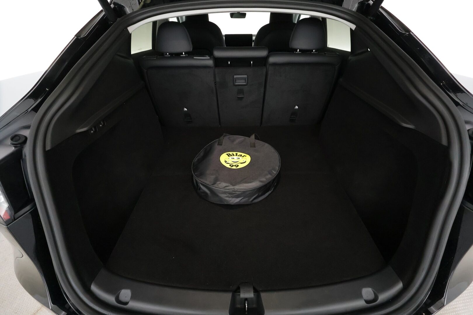 Tesla Model Y 2024 RWD - | ACC | ILP | Koukku | Ryzen | Matrix-LED | Premium audio | Lasikatto | Sähkönahat | Muistipenkki | P.kamera | Autosteer | 2x renkaat aluin | 
