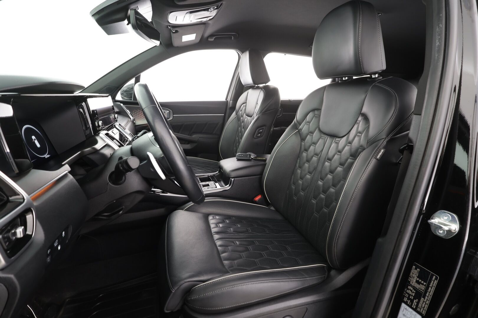 Kia Sorento 2023 1,6 T-GDI Plug-in Hybrid AWD Business Luxury AT 7P * ACC / HUD / 360° / Bose / Muistipenkki / Ilmastoidut nahat * - 1.Om Suomi-auto / Akku kuntotarkastettu SoH 98,2% / Kahdet renkaat aluvanteilla / Merkkihuollettu