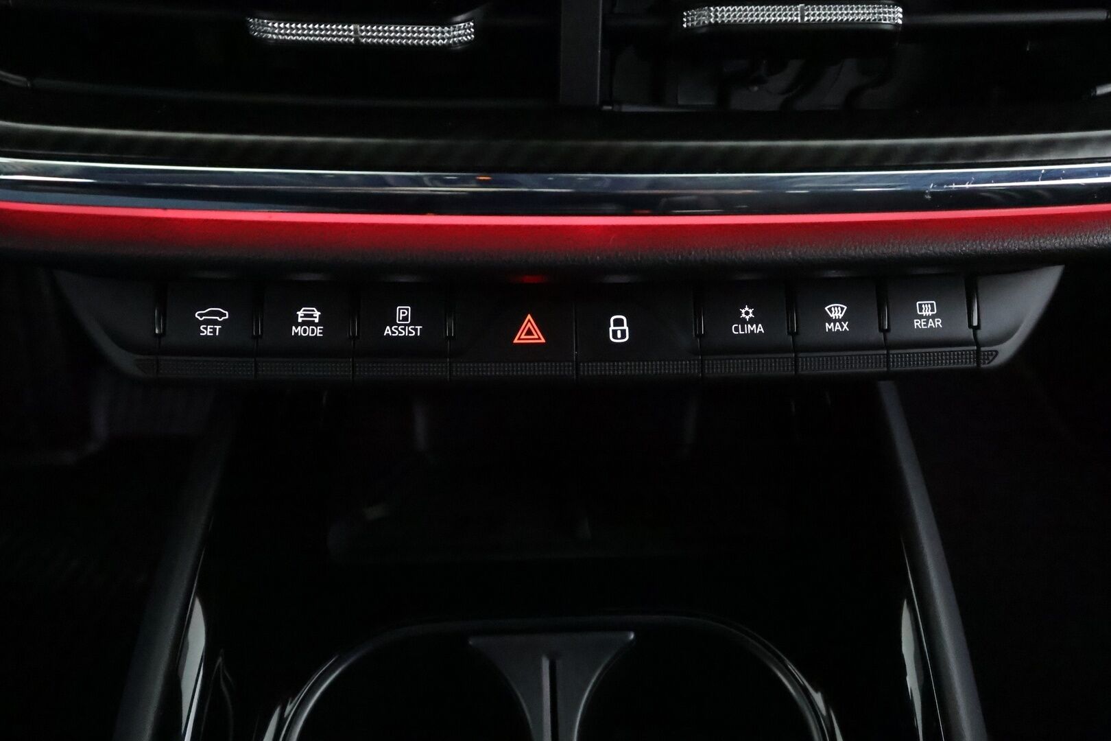 Skoda Enyaq 2023 80x 4x4 SportLine iV * ILP / HUD / ACC / Koukku / Matrix-LED / Muistipenkki / P.kamera / Keyless / Apple & Android  * - 1.Om Suomi-auto / Akku kuntotarkastettu SoH 95,4% / Merkkihuollettu / Kahdet Renkaat