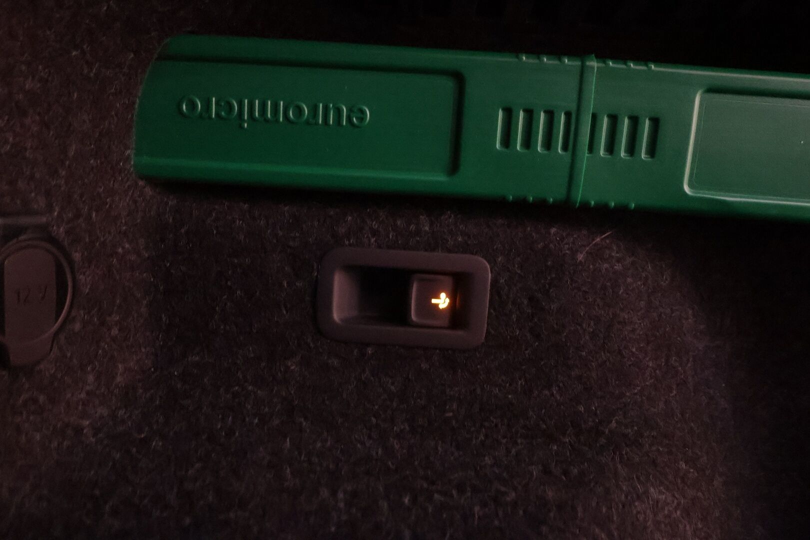 Skoda Enyaq 2023 80x 4x4 SportLine iV * ILP / HUD / ACC / Koukku / Matrix-LED / Muistipenkki / P.kamera / Keyless / Apple & Android  * - 1.Om Suomi-auto / Akku kuntotarkastettu SoH 95,4% / Merkkihuollettu / Kahdet Renkaat