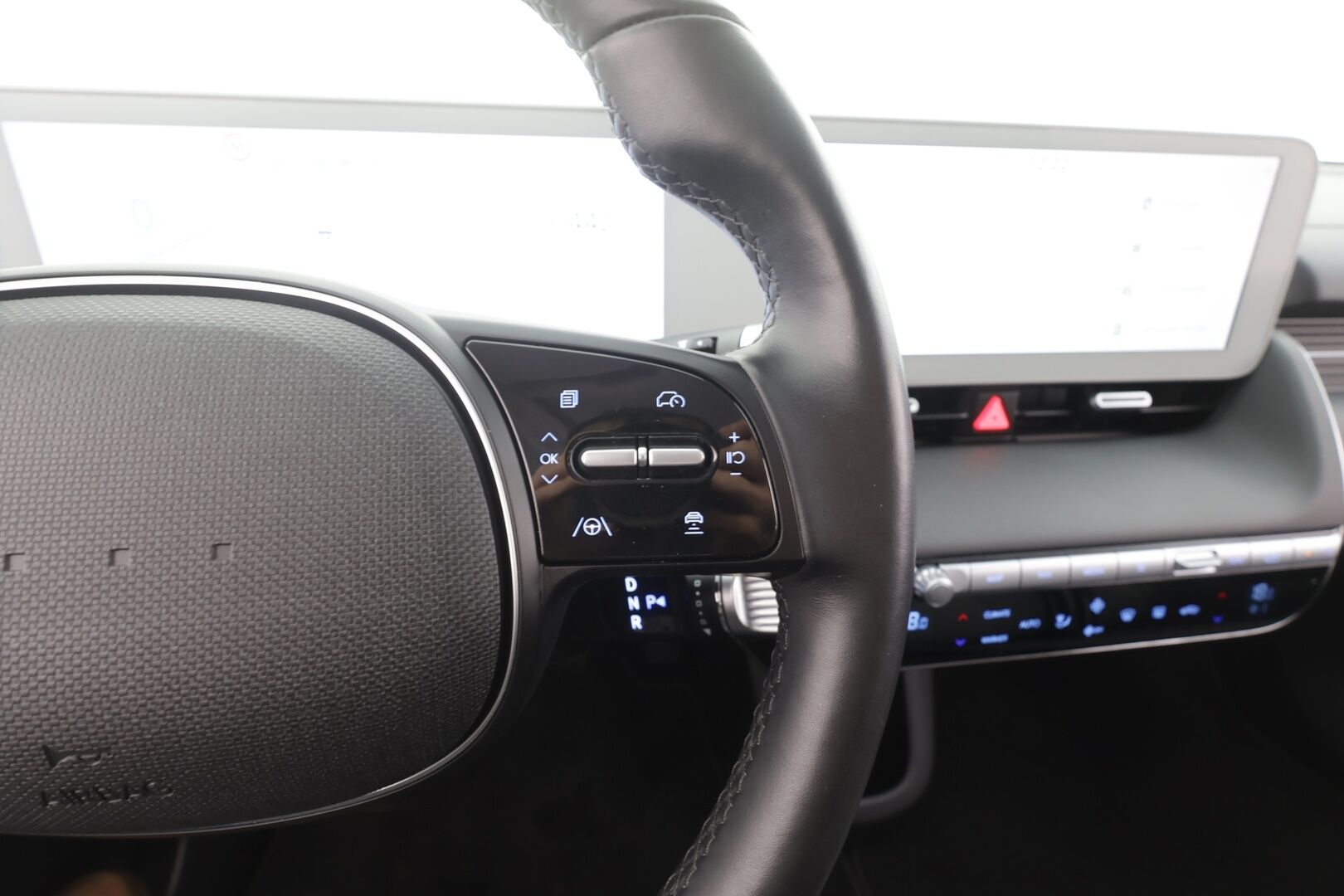 Hyundai IONIQ 5 2024 77 kWh 229 hv Style - | ACC | ILP | Puolinahat | Sähköpenkki | Sähk. takaluukku | HDA | BSA | RCTA | Lämm. ratti | P.kamera | 2x renkaat aluin | 1-om suomiauto |  