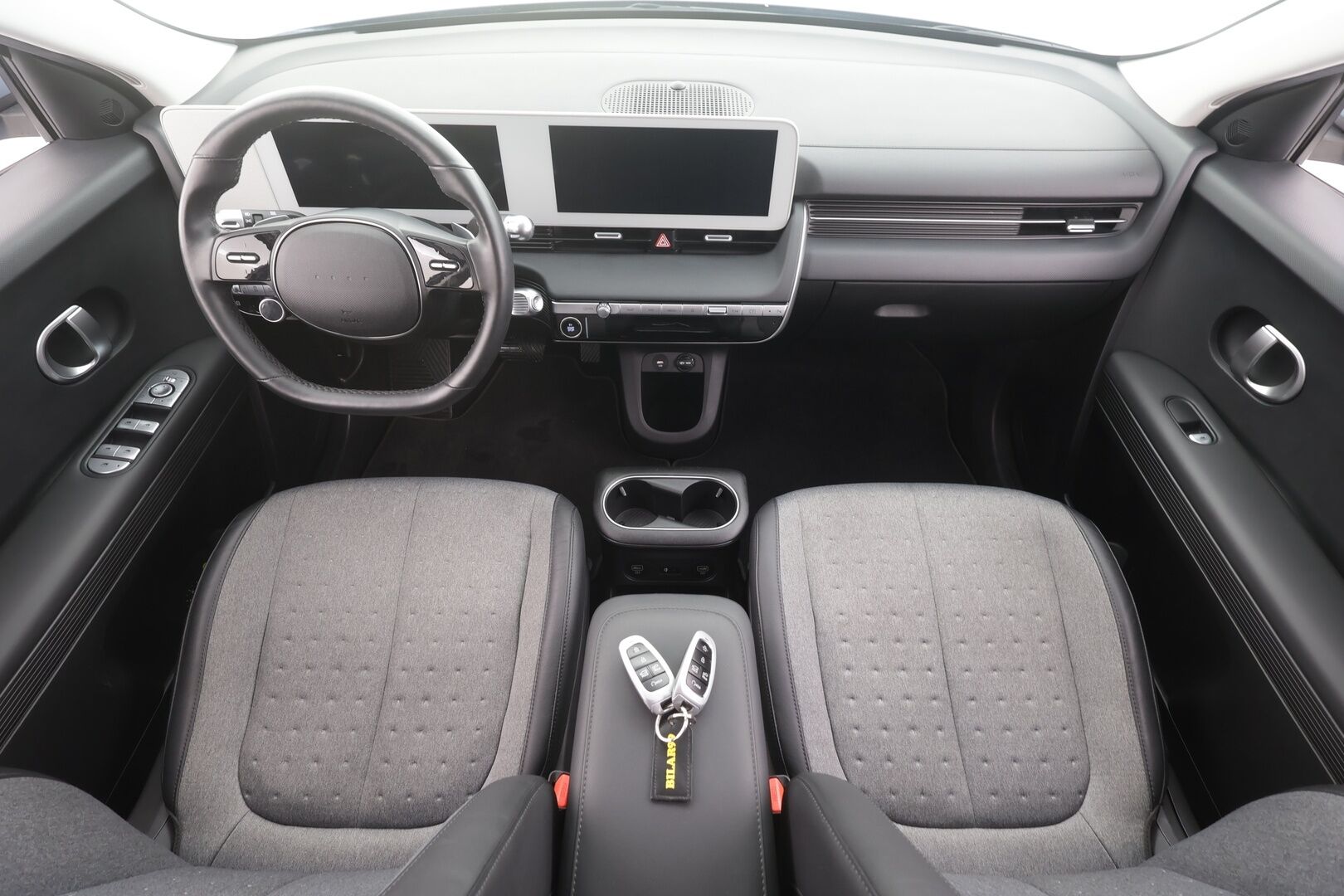 Hyundai IONIQ 5 2024 77 kWh 229 hv Style - | ACC | ILP | Puolinahat | Sähköpenkki | Sähk. takaluukku | HDA | BSA | RCTA | Lämm. ratti | P.kamera | 2x renkaat aluin | 1-om suomiauto |  