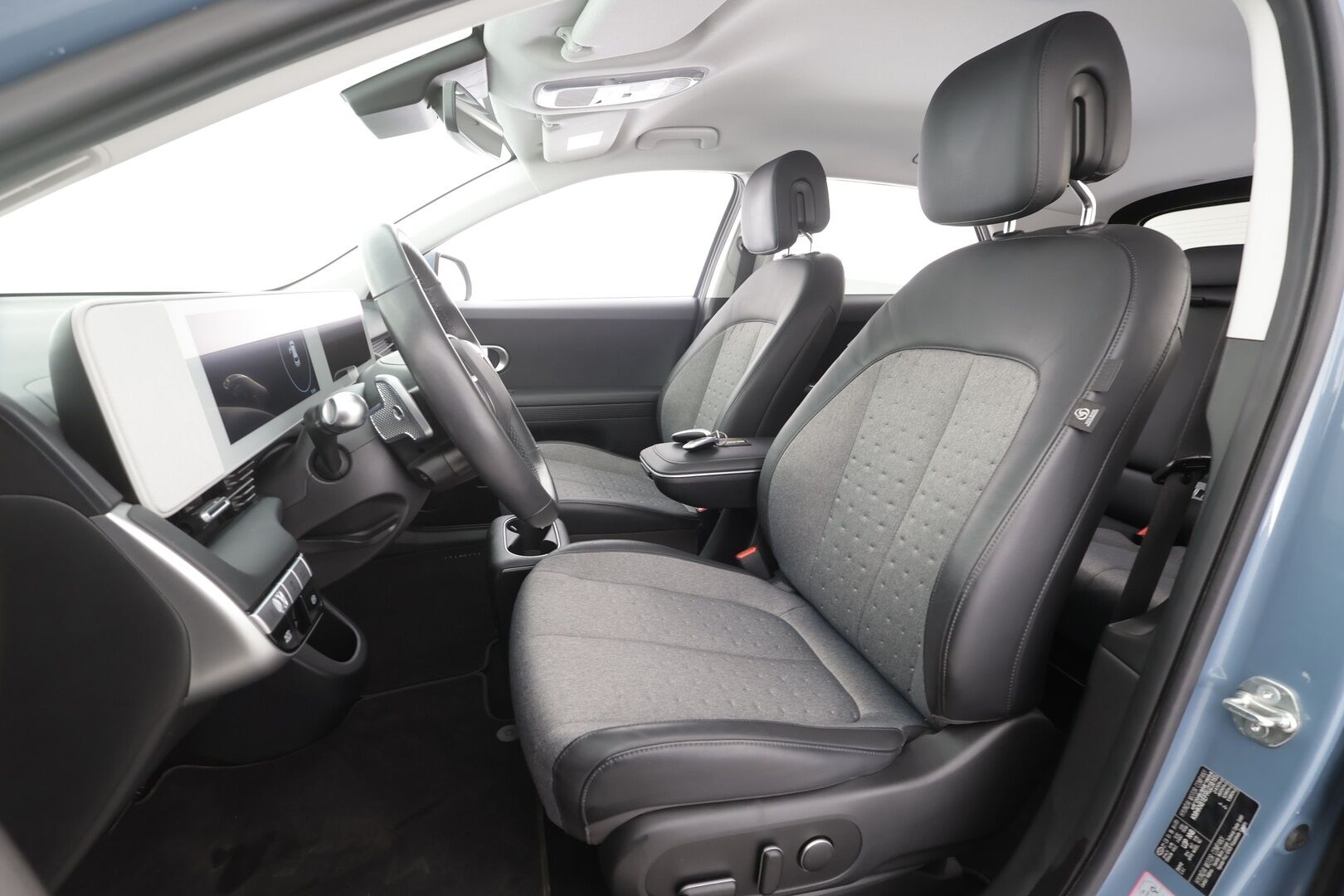 Hyundai IONIQ 5 2024 77 kWh 229 hv Style - | ACC | ILP | Puolinahat | Sähköpenkki | Sähk. takaluukku | HDA | BSA | RCTA | Lämm. ratti | P.kamera | 2x renkaat aluin | 1-om suomiauto |  