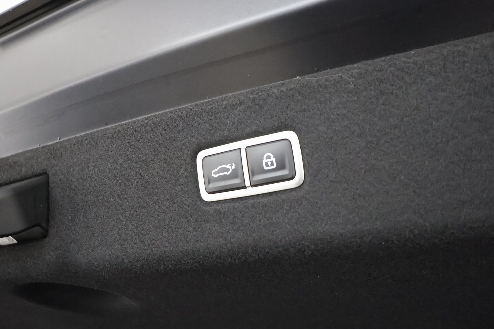 Hyundai IONIQ 6 2024 229 hv Ultimate * Bose / ILP / ACC / Full-LED / 360° / Ilmastoitu Muistipenkki / HUD / Digi-peilit / Kaistavahti / Navi * - 1-om Suomi-auto / Akku kuntotarkastettu / Kahdet renkaat aluvanteilla