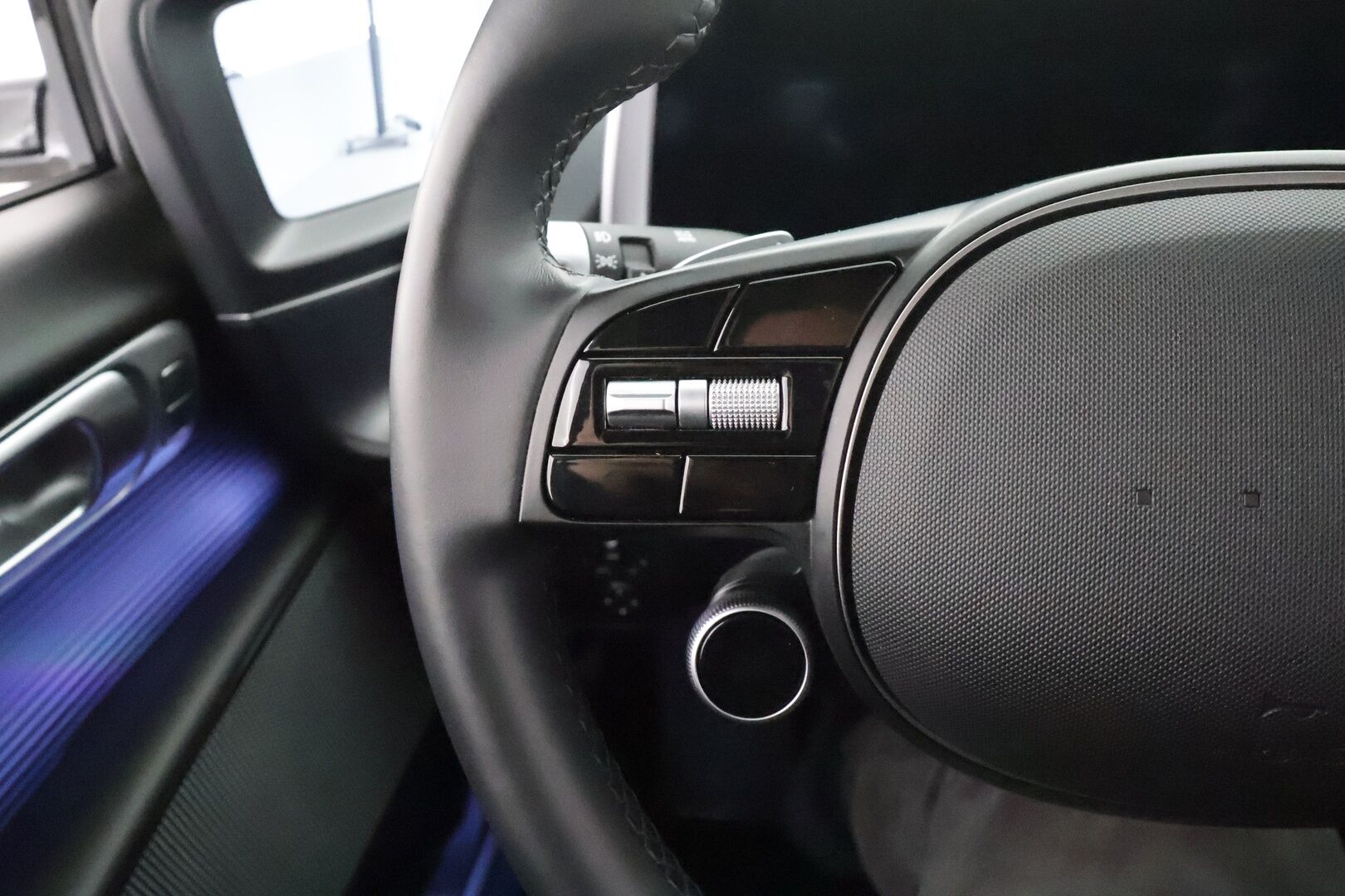 Hyundai IONIQ 6 2024 229 hv Ultimate * Bose / ILP / ACC / Full-LED / 360° / Ilmastoitu Muistipenkki / HUD / Digi-peilit / Kaistavahti / Navi * - 1-om Suomi-auto / Akku kuntotarkastettu / Kahdet renkaat aluvanteilla