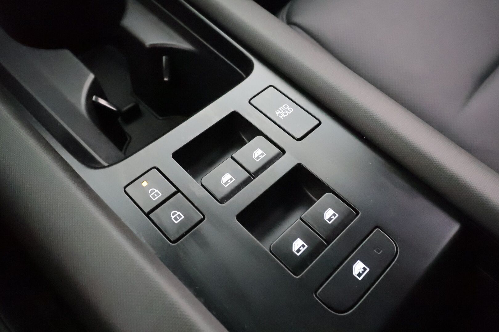 Hyundai IONIQ 6 2024 229 hv Ultimate * Bose / ILP / ACC / Full-LED / 360° / Ilmastoitu Muistipenkki / HUD / Digi-peilit / Kaistavahti / Navi * - 1-om Suomi-auto / Akku kuntotarkastettu / Kahdet renkaat aluvanteilla