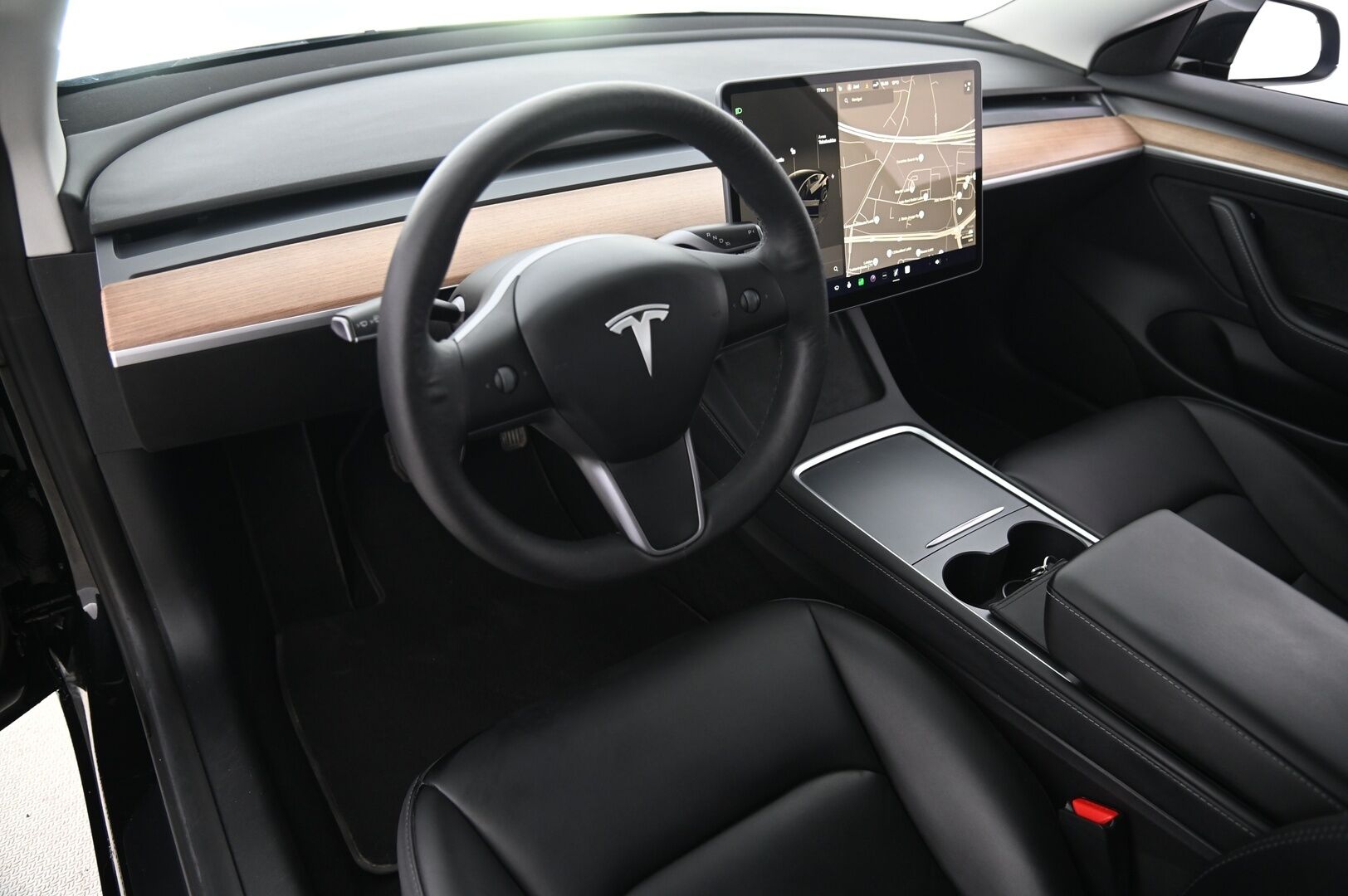 Tesla Model 3 2023 Standard Range Plus *Vetokoukku / AMD Ryzen / EAP / Lämpöpumppu / Matrix / Lasikatto* - *Kahdet renkaat aluvanteilla*